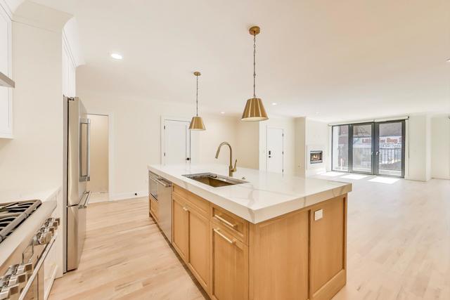 Chicago Condo: 5019 North Lincoln Avenue