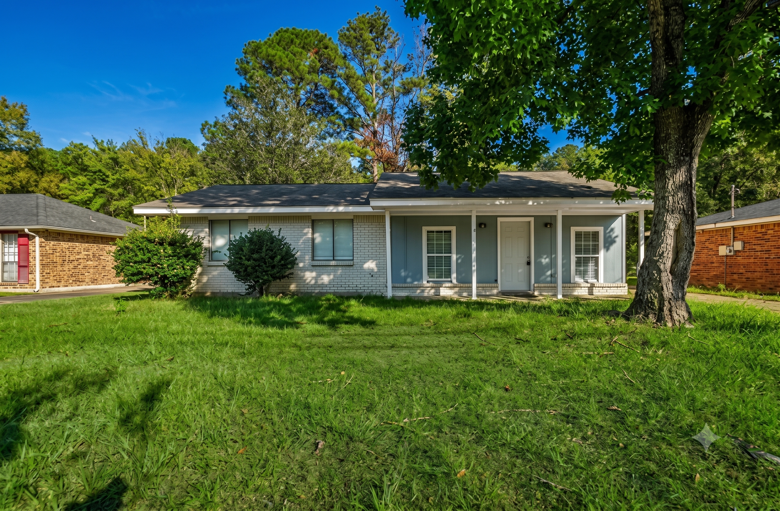 Montgomery House: 6458 Pinebrook Dr. Montgomery, AL 36117
