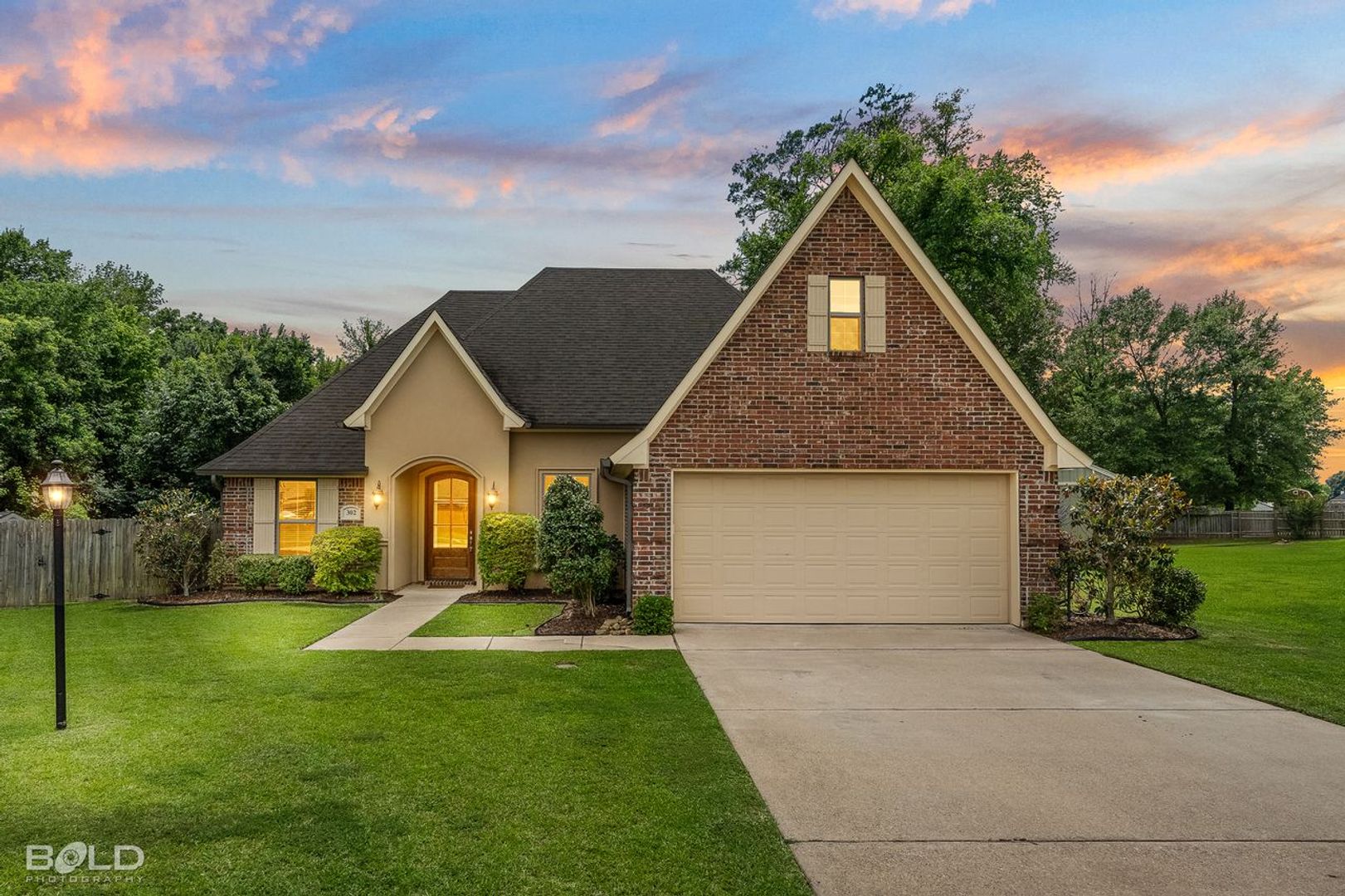 Haughton House: 302 Oscar Circle
