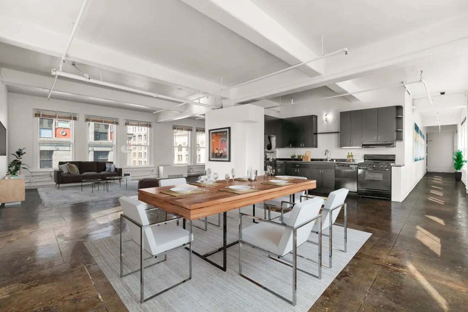 Los Angeles Apartment: 400 S Main St
