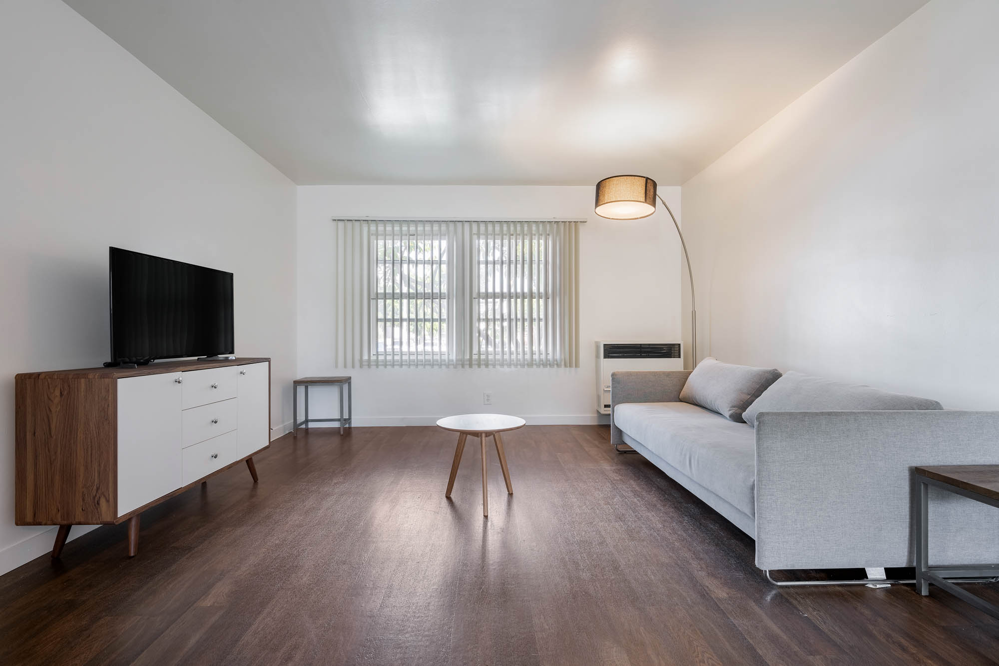 Los Angeles Condo: 8754 Belford Ave