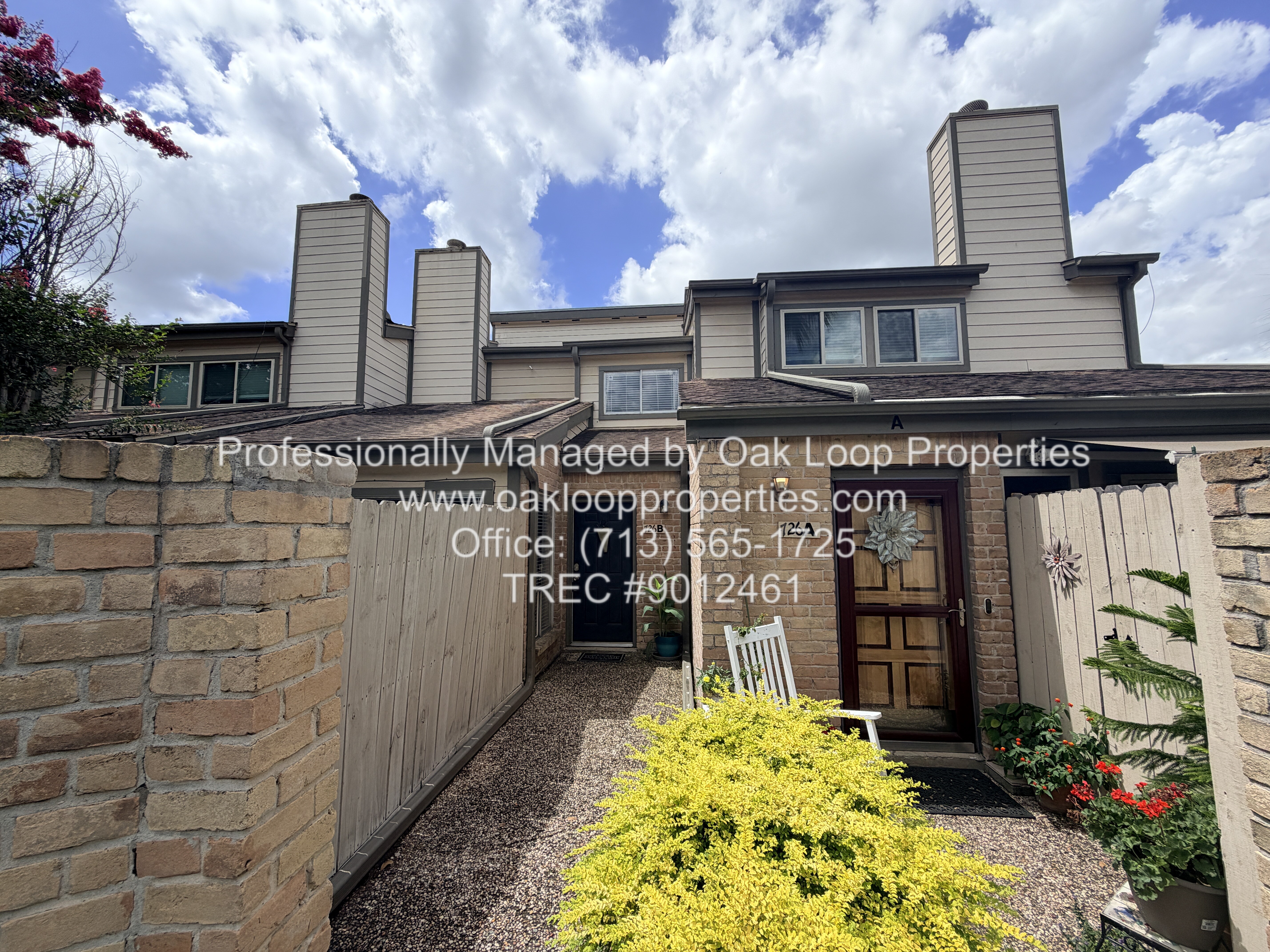 Houston House: 726 Country Place Dr