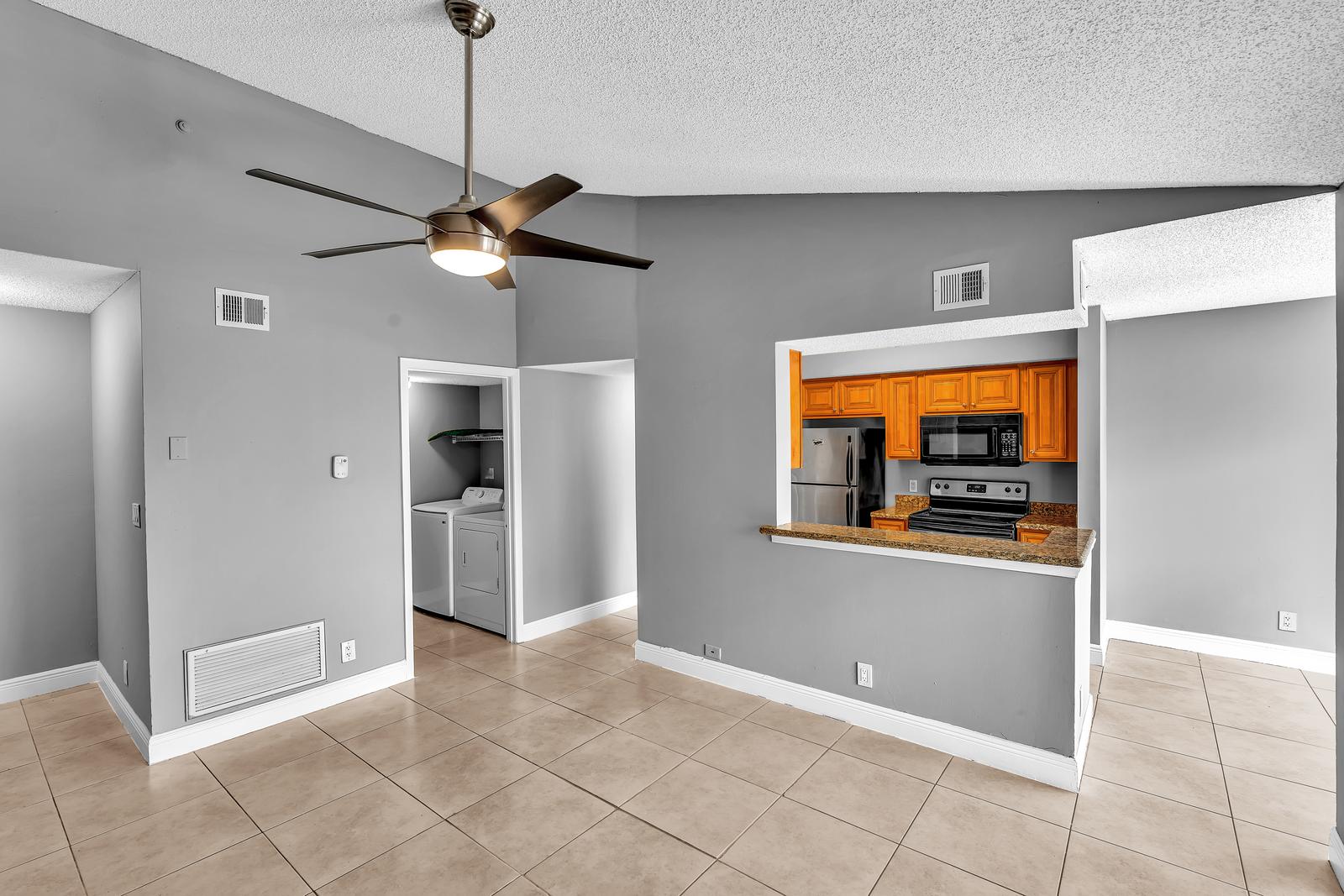 Tamarac House: 5740 Rock Island Rd
