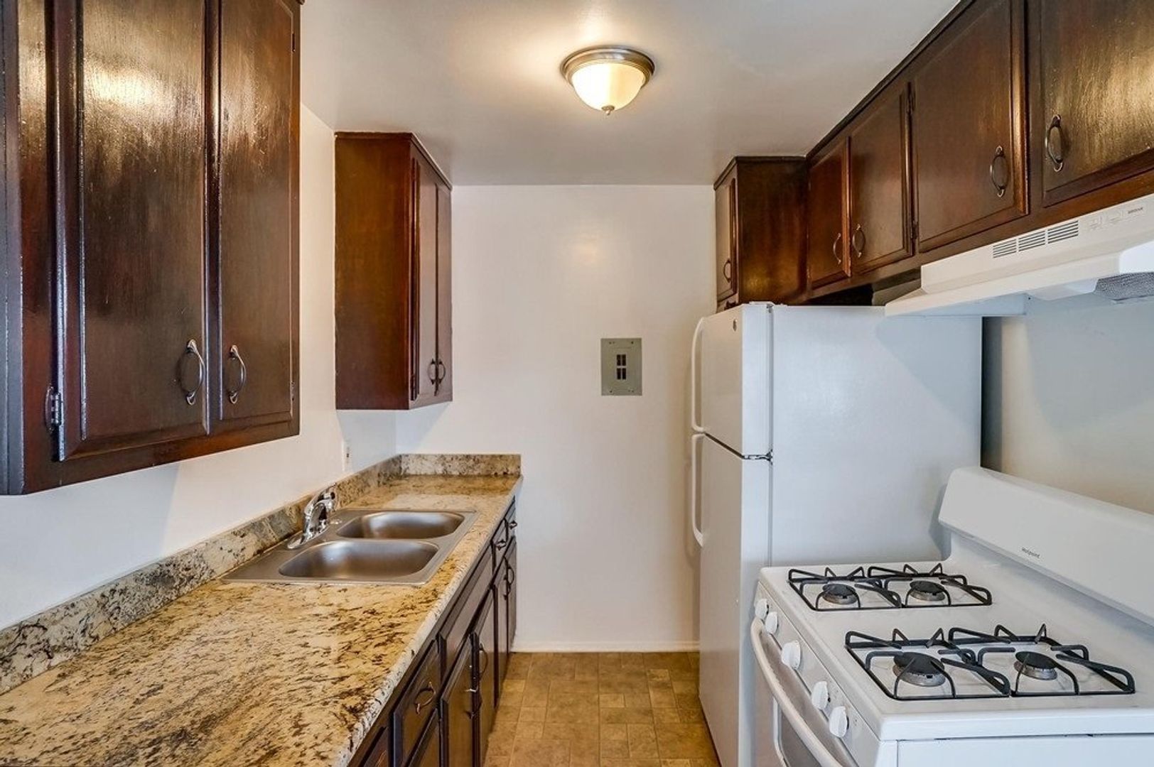 Los Angeles Condo: 6113 8th Ave