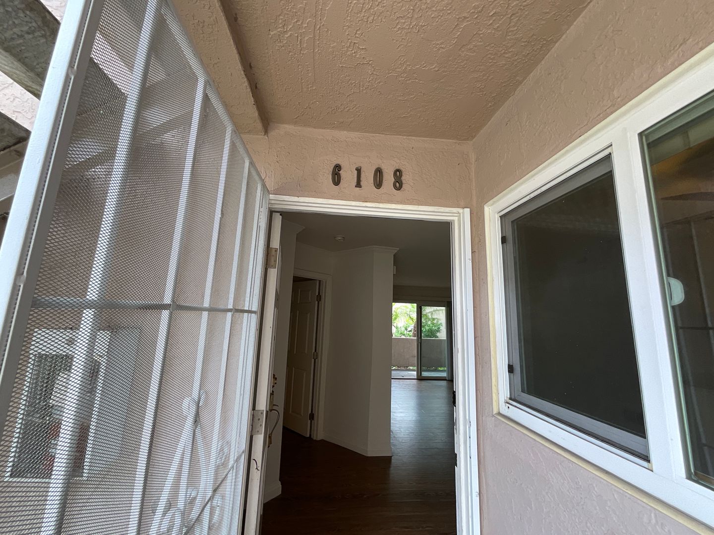 San Diego House: 10026 Maya Linda Rd