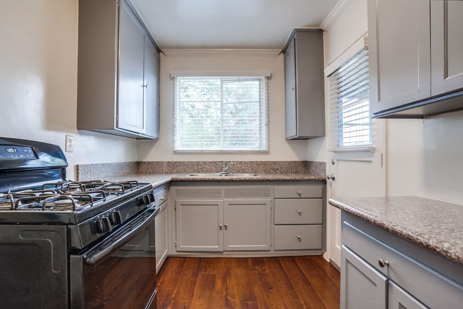 Los Angeles Condo: 4319 Santo Thomas Dr