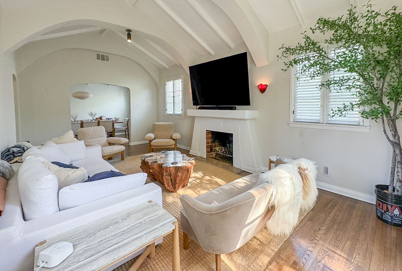 West Hollywood House: 345 Westbourne Dr