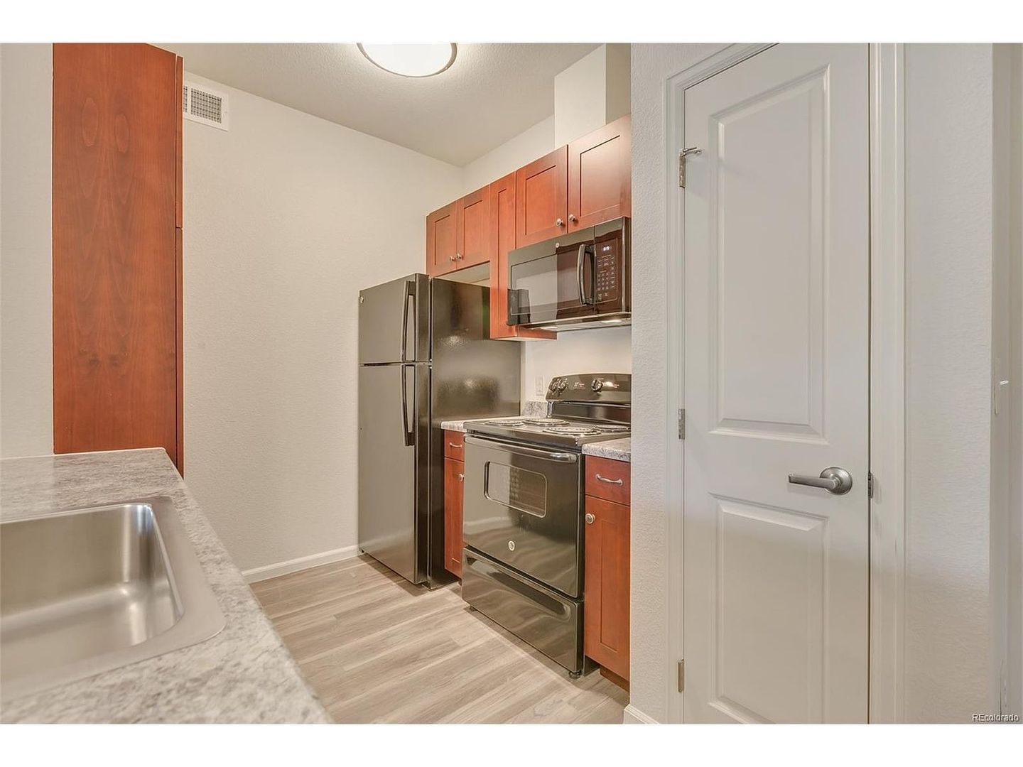 Lakewood Apartment: 1230 Pierce St