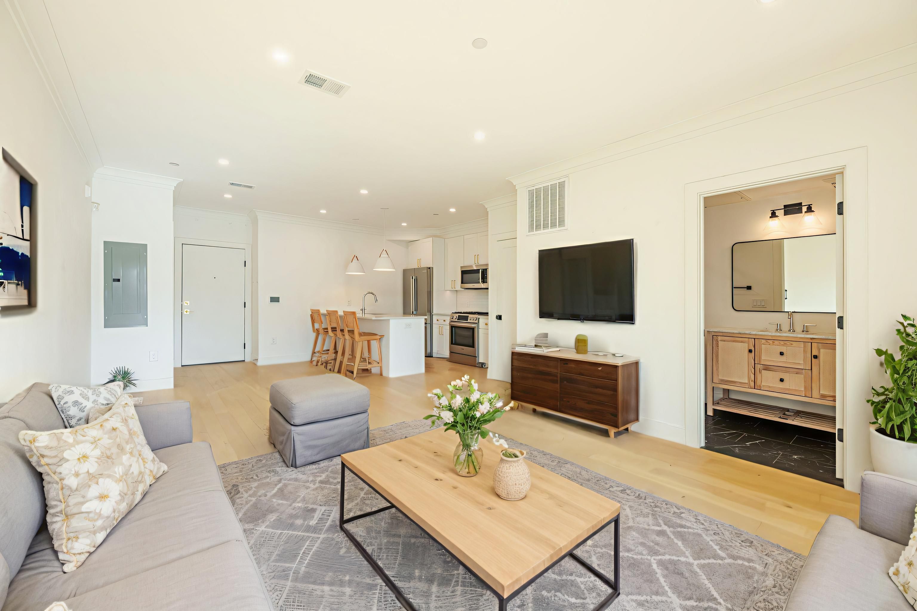Washington Condo: 1317 11th St NW