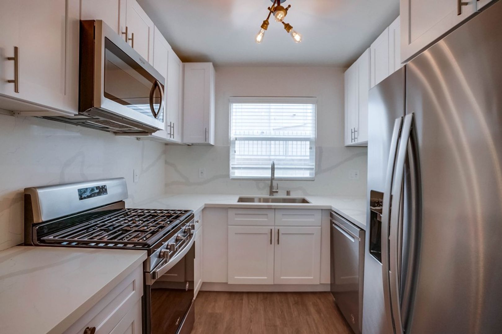Inglewood Condo: 115 N Eastwood Ave