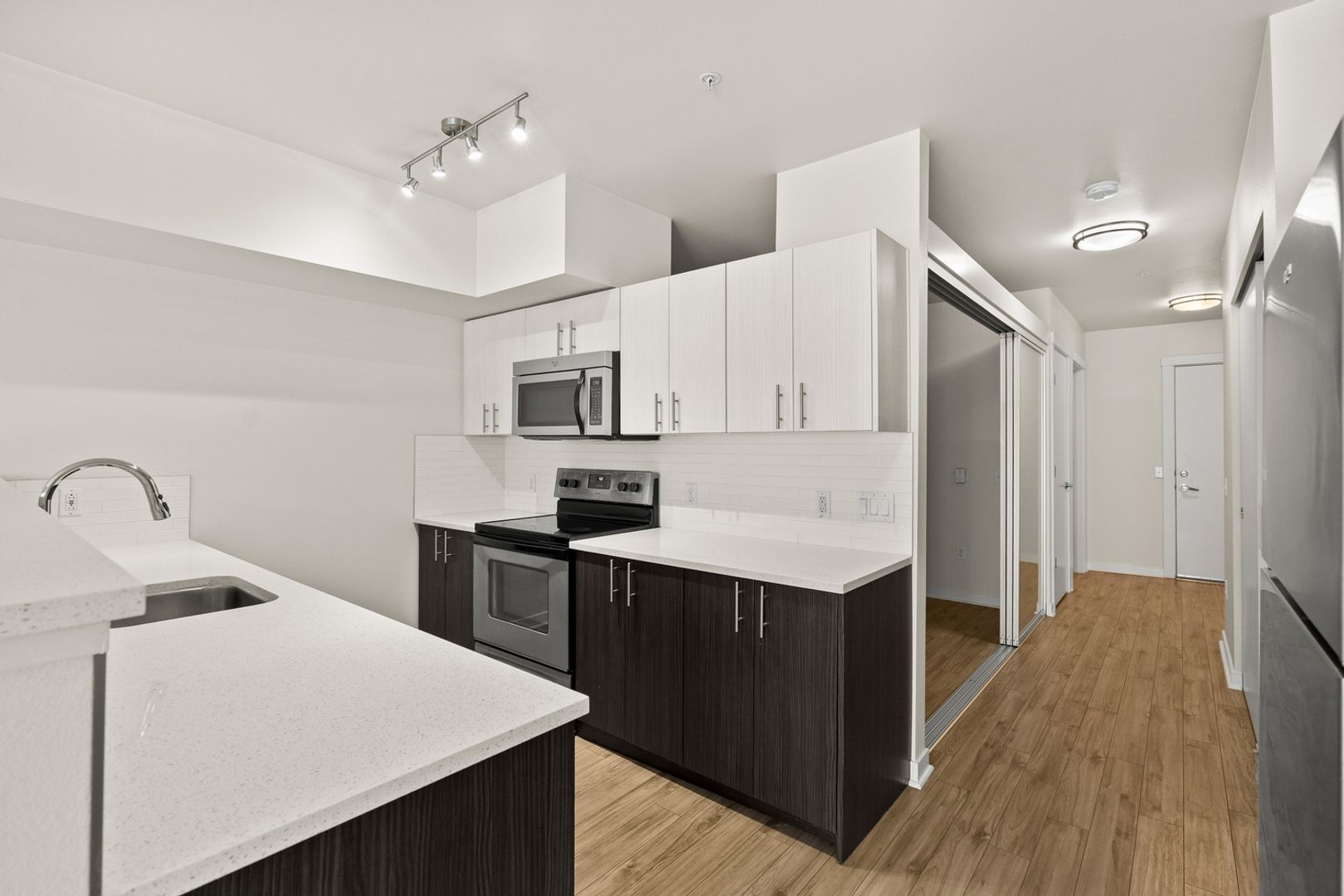 Seattle Apartment: 3036 16th Ave