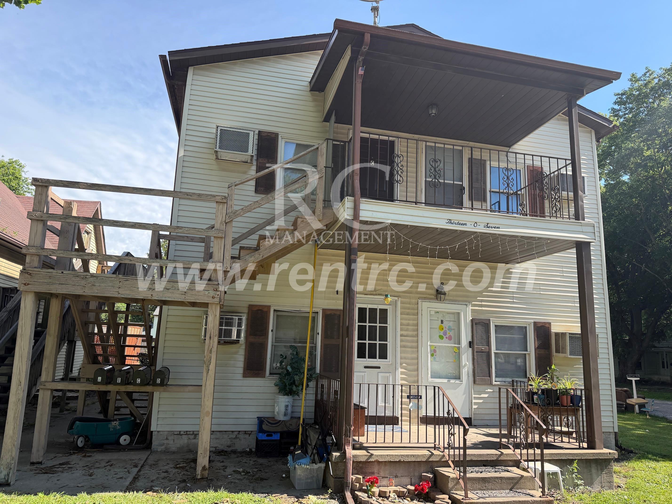 Danville House: 1307-C Lape
