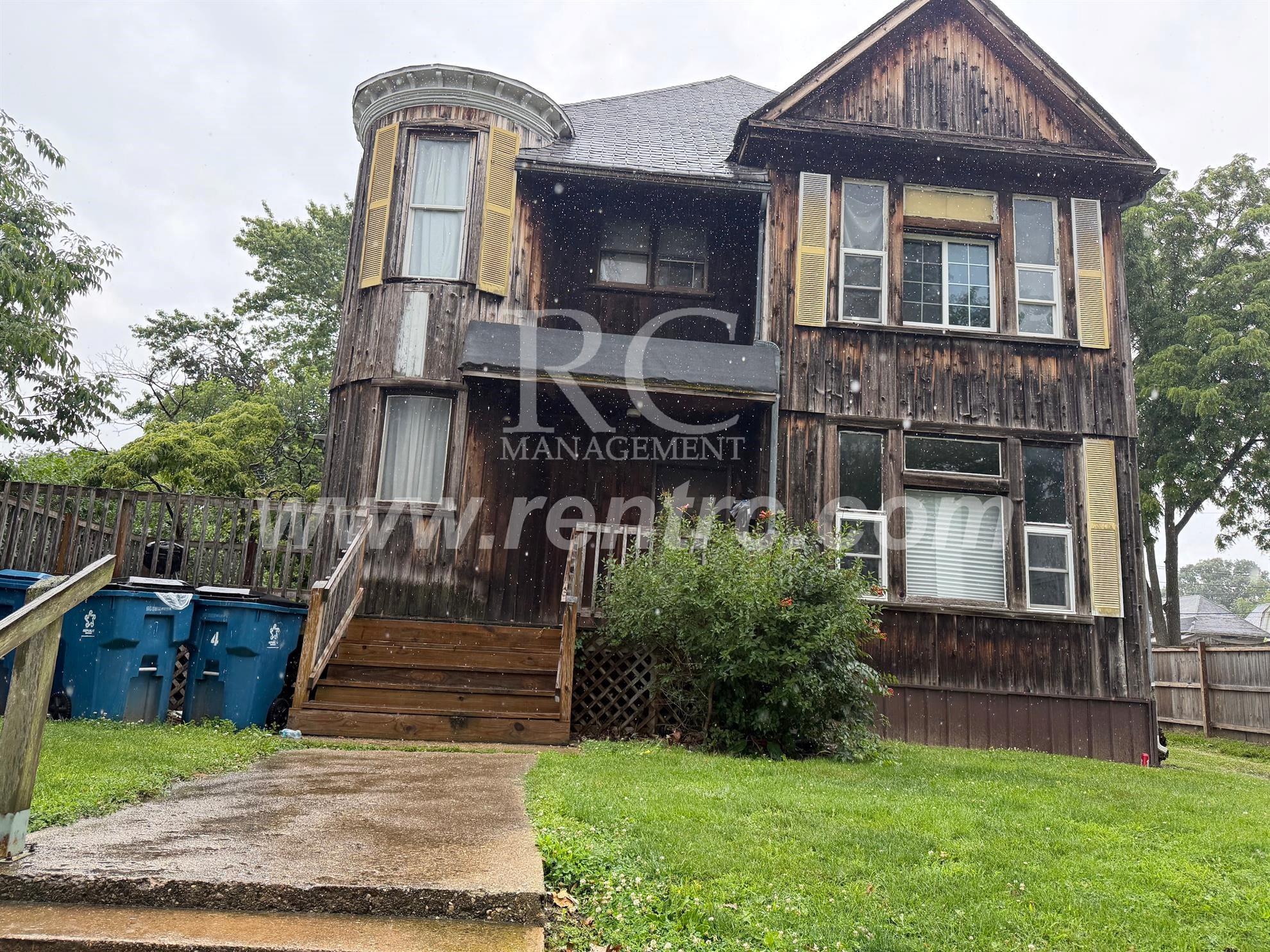 Danville House: 1124-1 Walnut