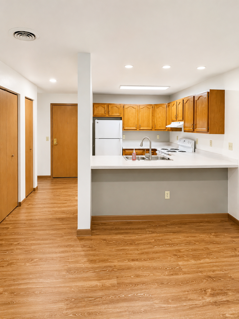 Madison Apartment: 1609 N Thompson Dr