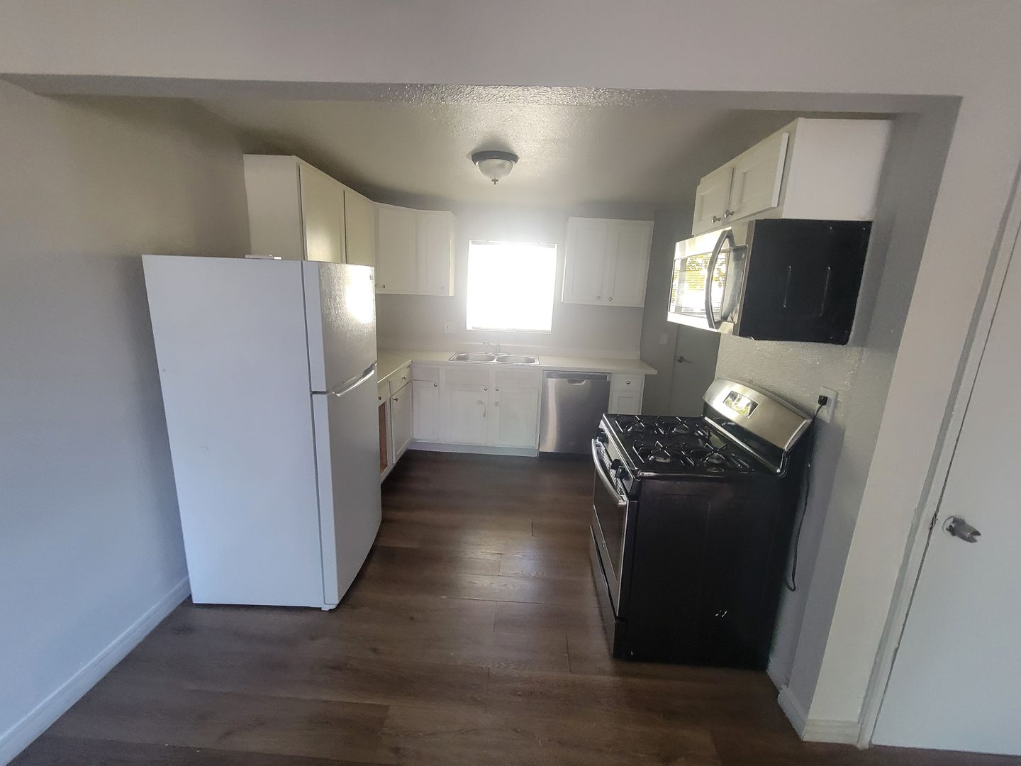 Denver Apartment: 982 S Sheridan Blvd