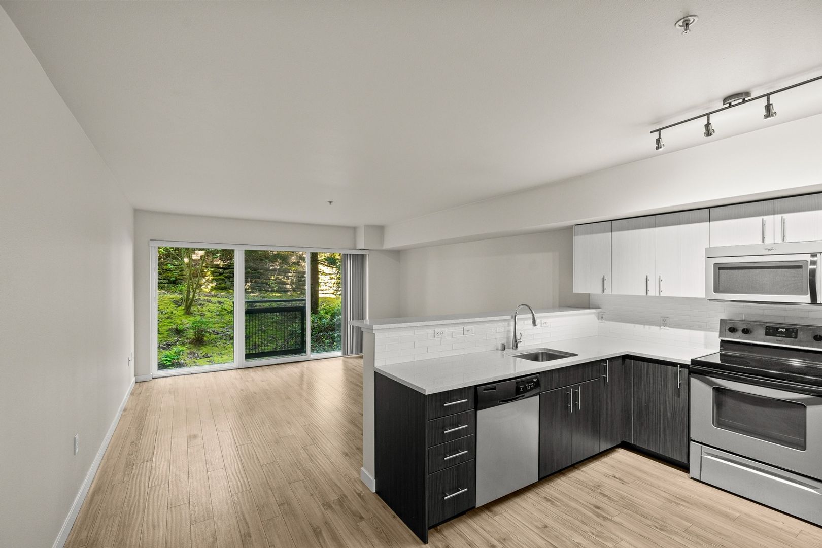 Seattle Apartment: 3036 16th Ave