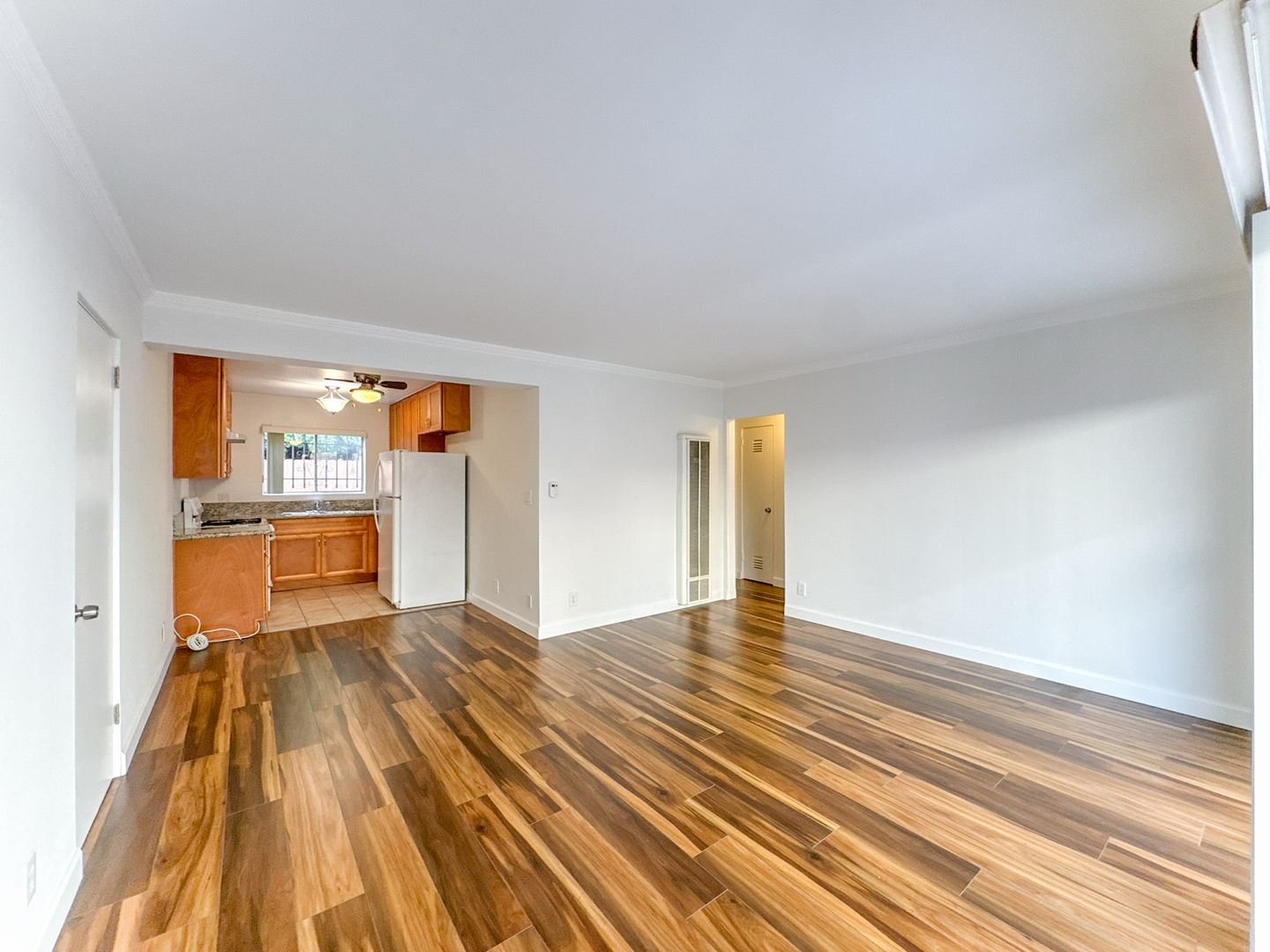 Santa Monica Condo: 1433 25th St