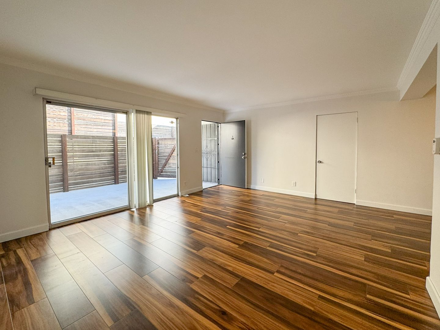 Santa Monica Condo: 1433 25th St