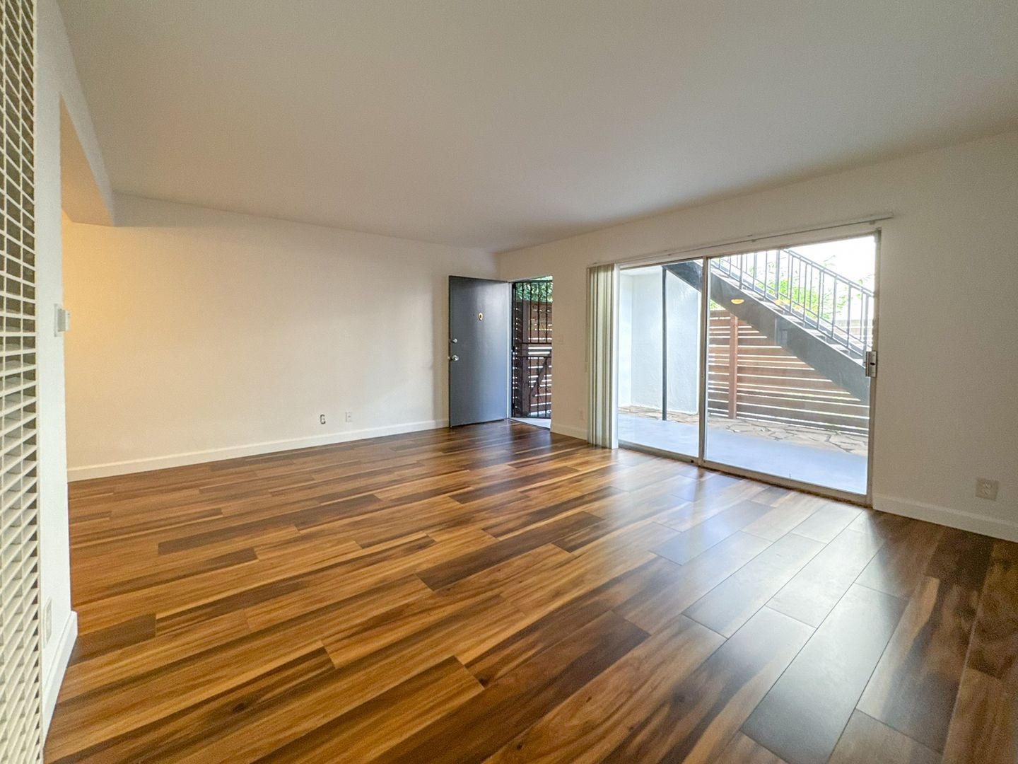 Santa Monica Condo: 1433 25th St