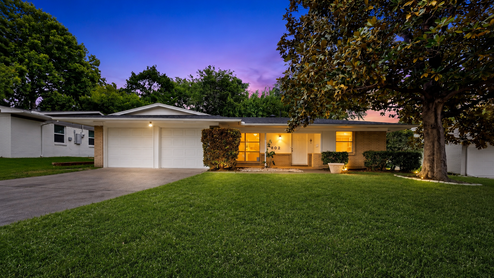 Ricahrdson House: 802 Wisteria Way