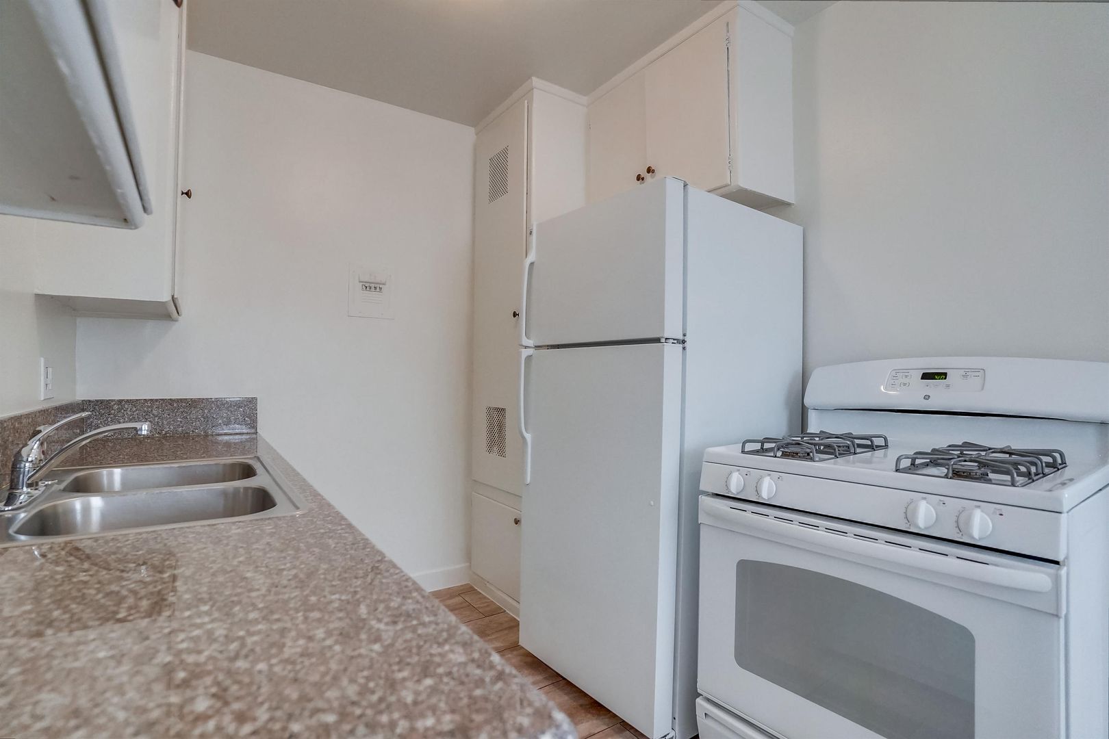 Los Angeles Condo: 6028 West Blvd