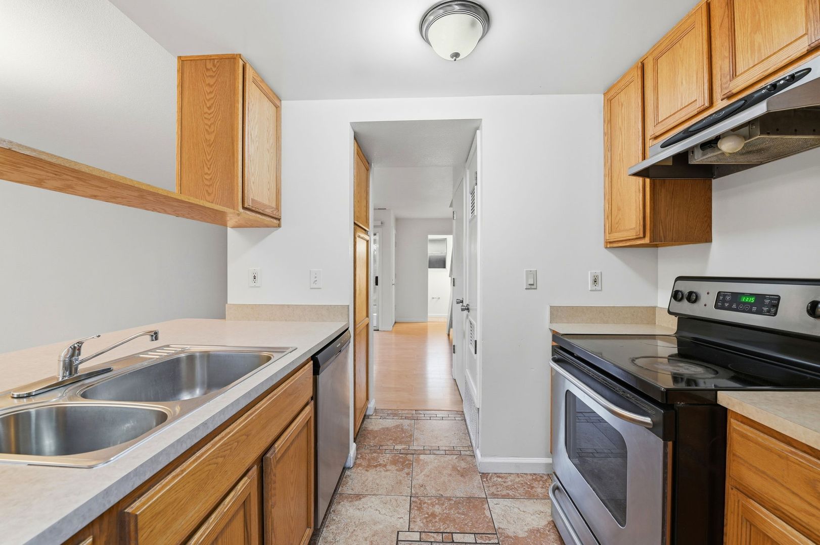 Fremont House: 5576 Magnolia Terrace