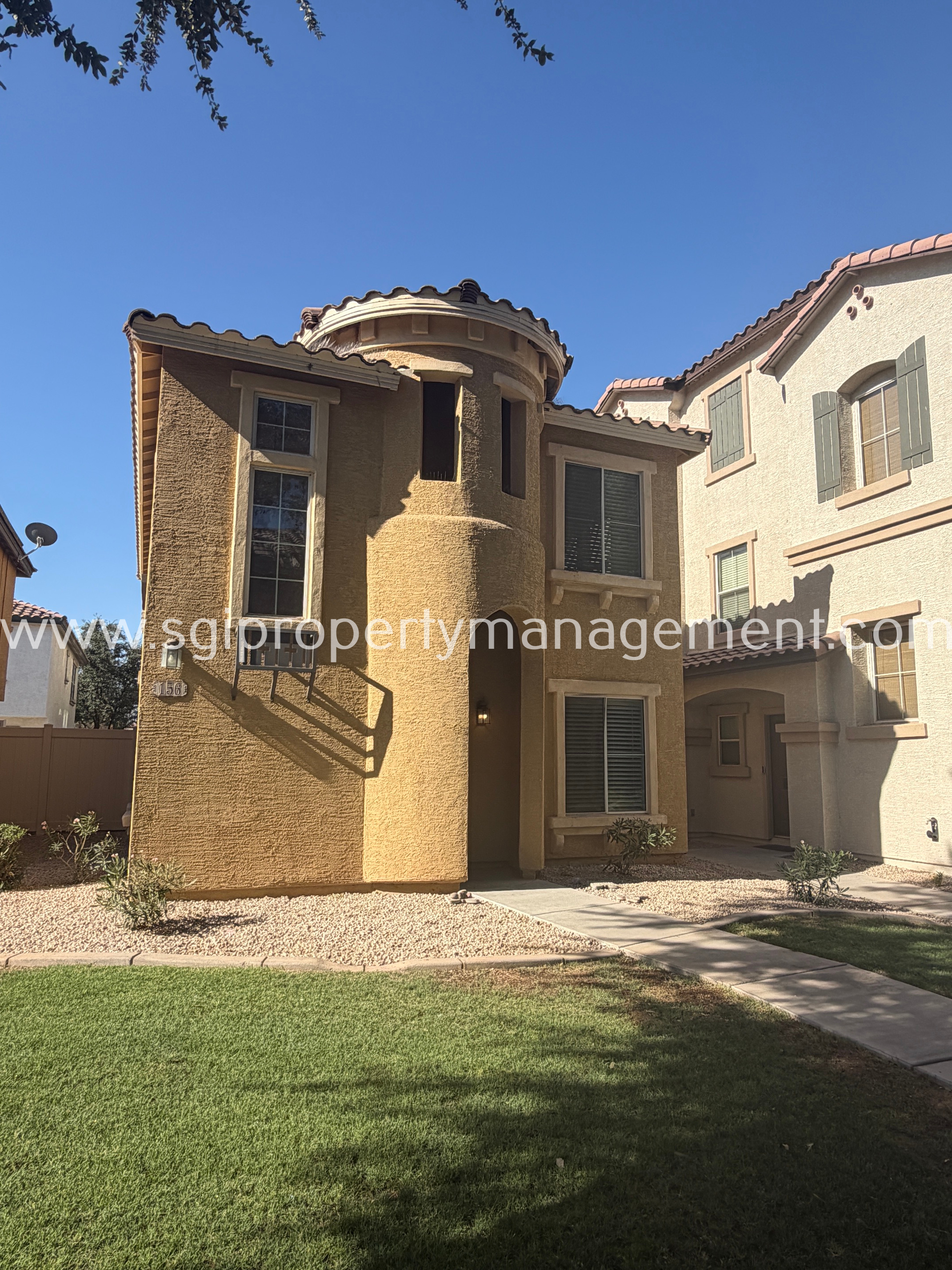 Gilbert House: 156 W Campbell Ct