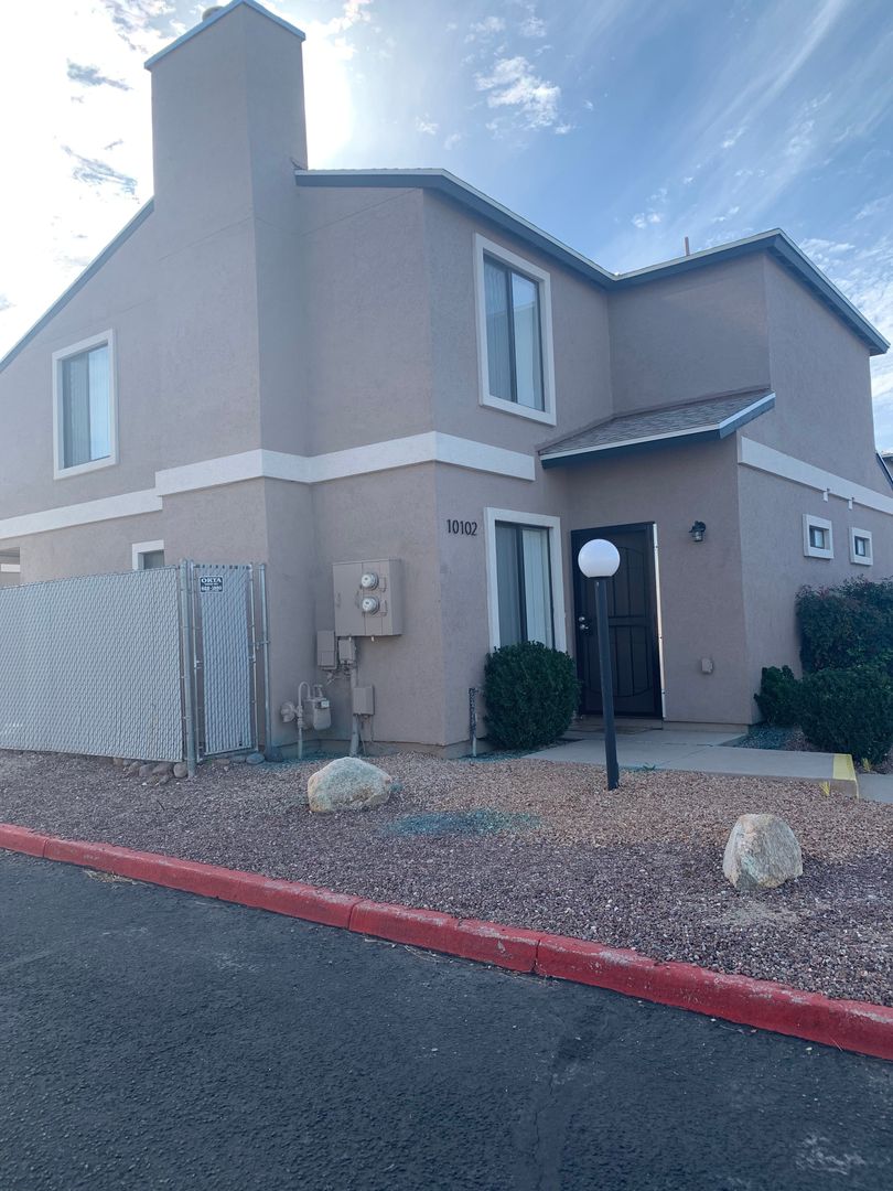 Tucson Condo: 9111 E Broadway
