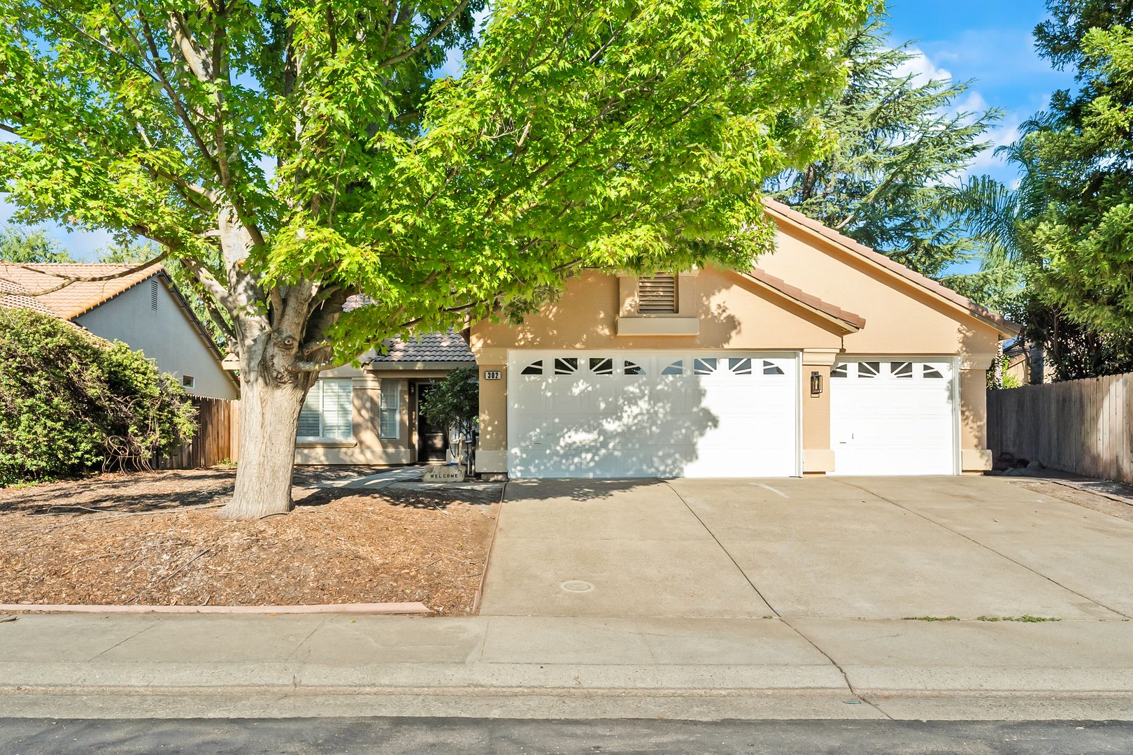 Roseville House: 302 Carlina Ct