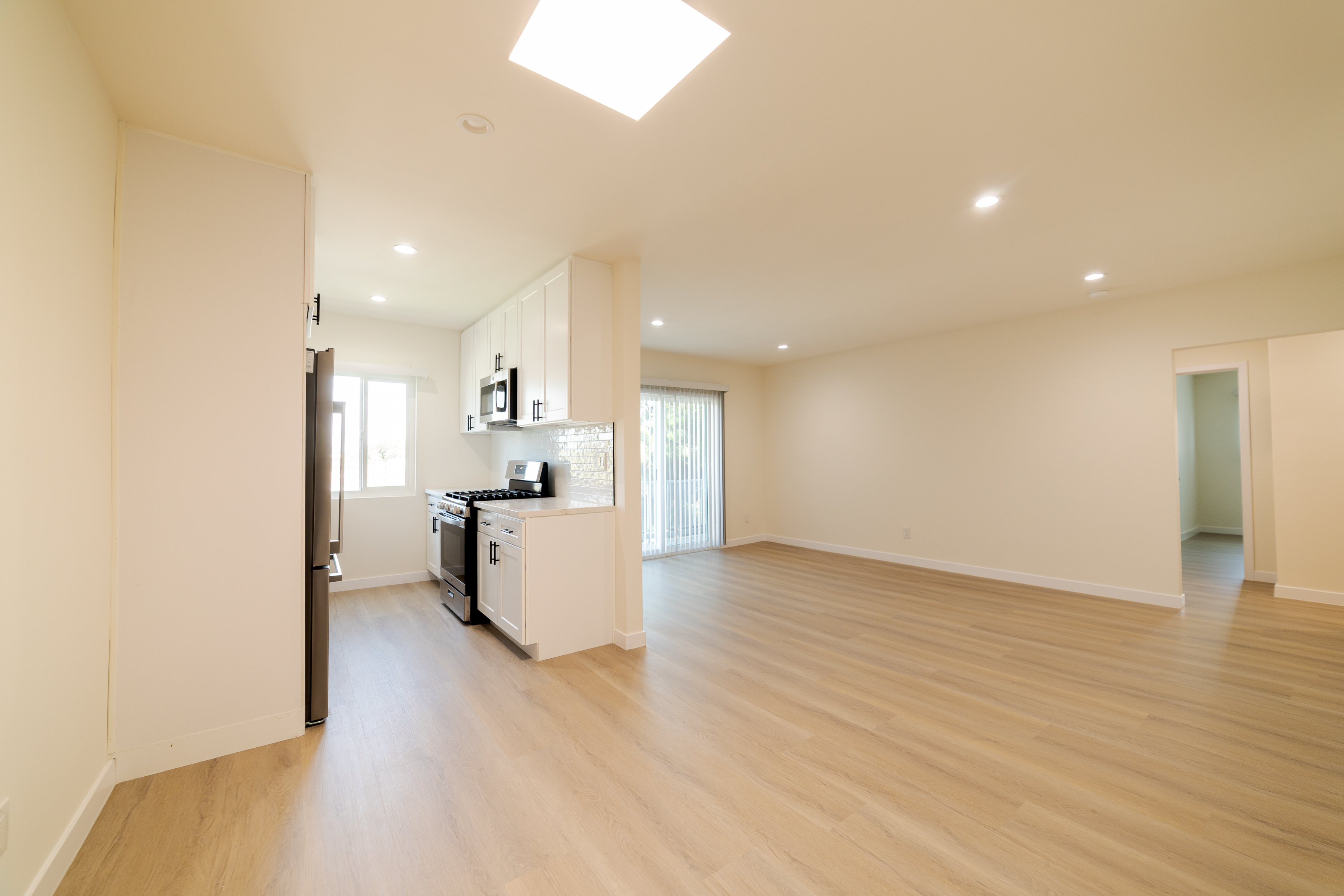 Los Angeles Condo: 2233 S Ridgeley Dr