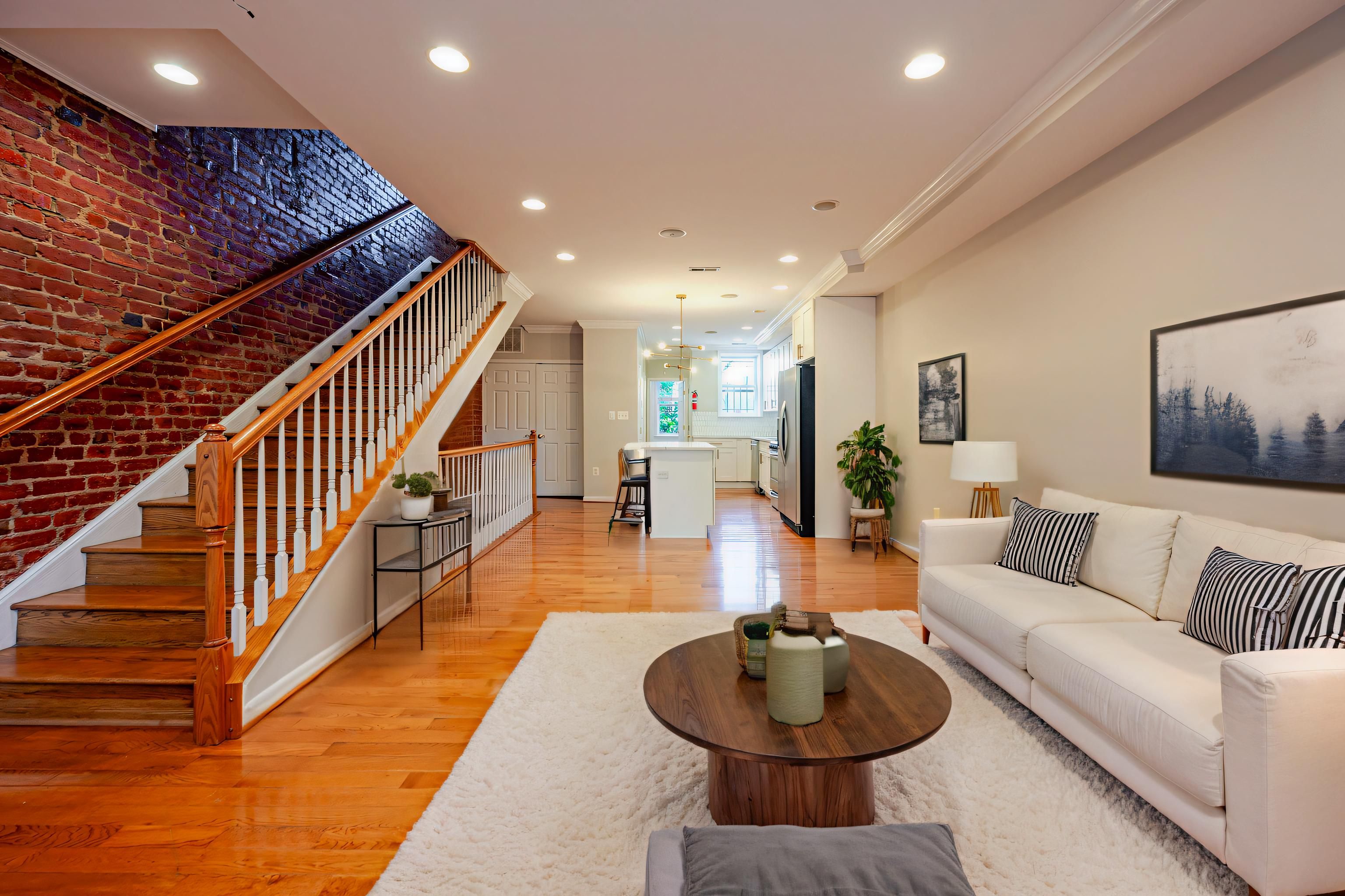 Washington Condo: 35 Rhode Island Ave NW