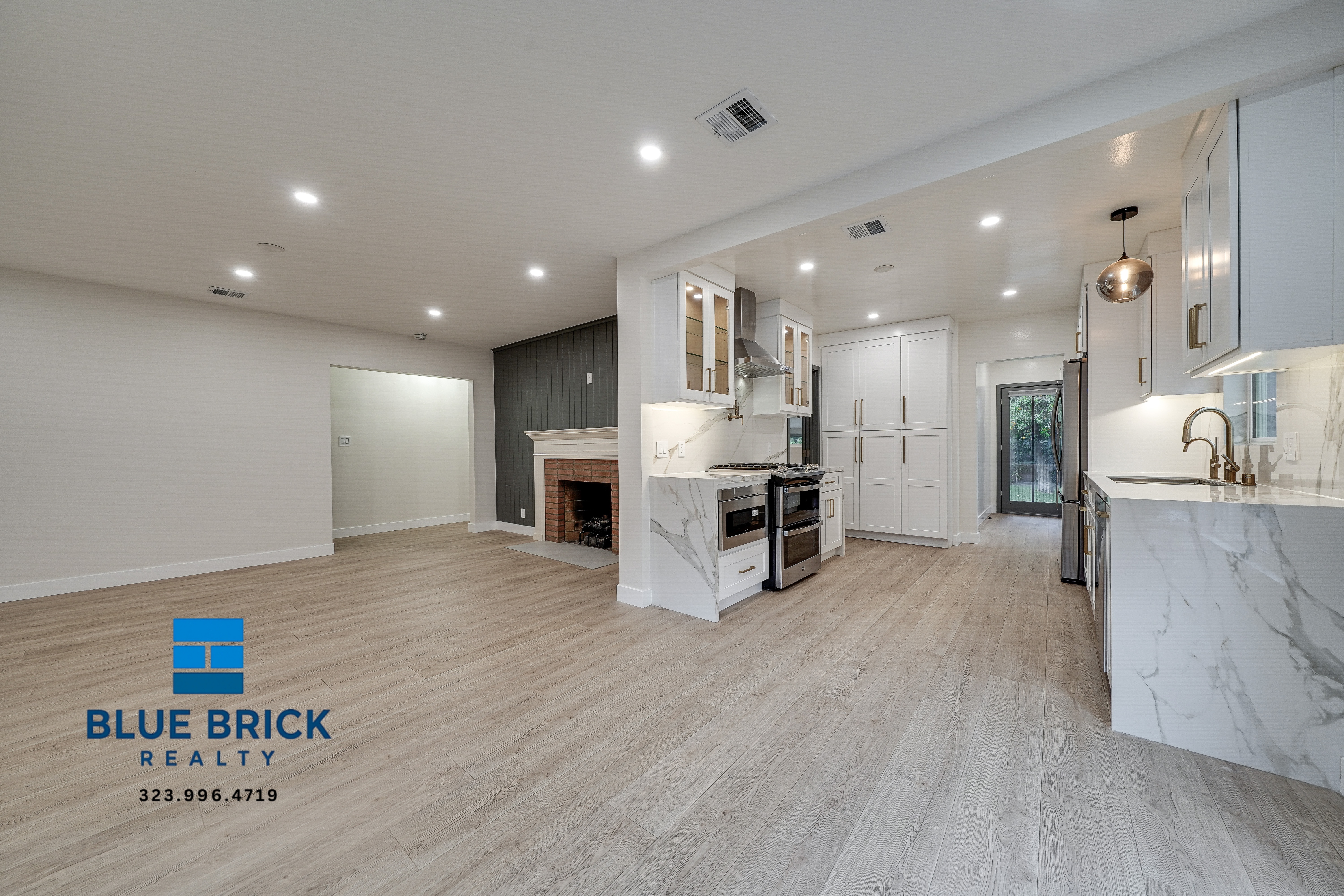 Valley Village Condo: 5620 1/2 Radford Ave