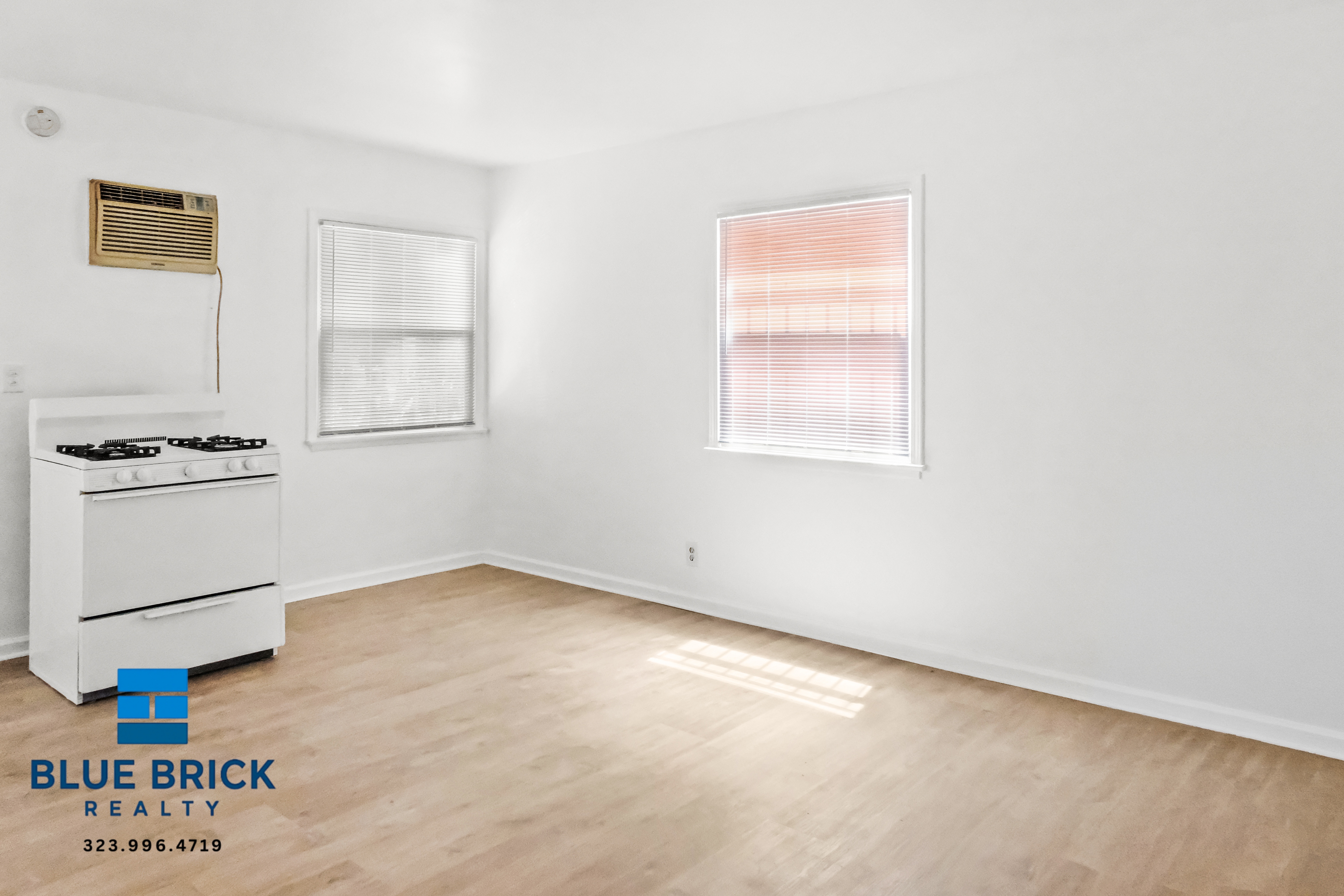 Los Angeles Condo: 12805 Vanowen St