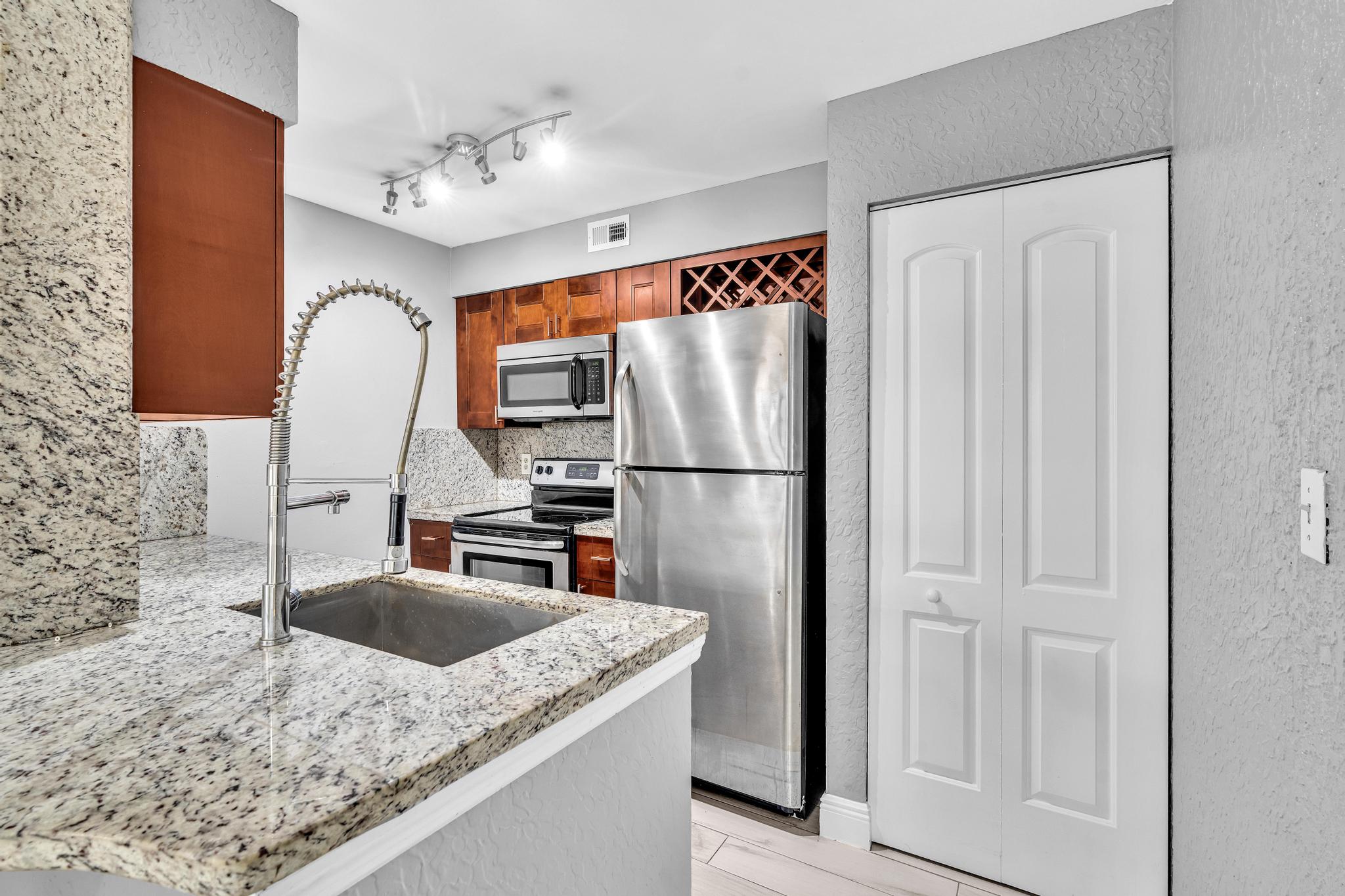 Fort Lauderdale House: 2851 N Oakland Forest Dr