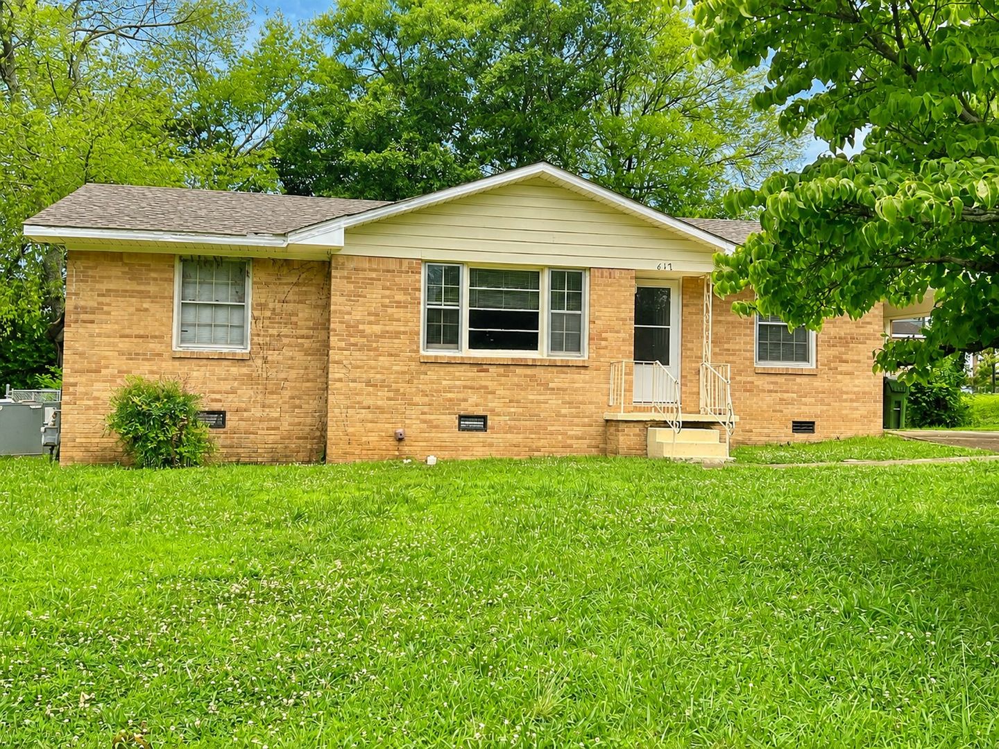 Huntsville House: 617 Austin Drive NW