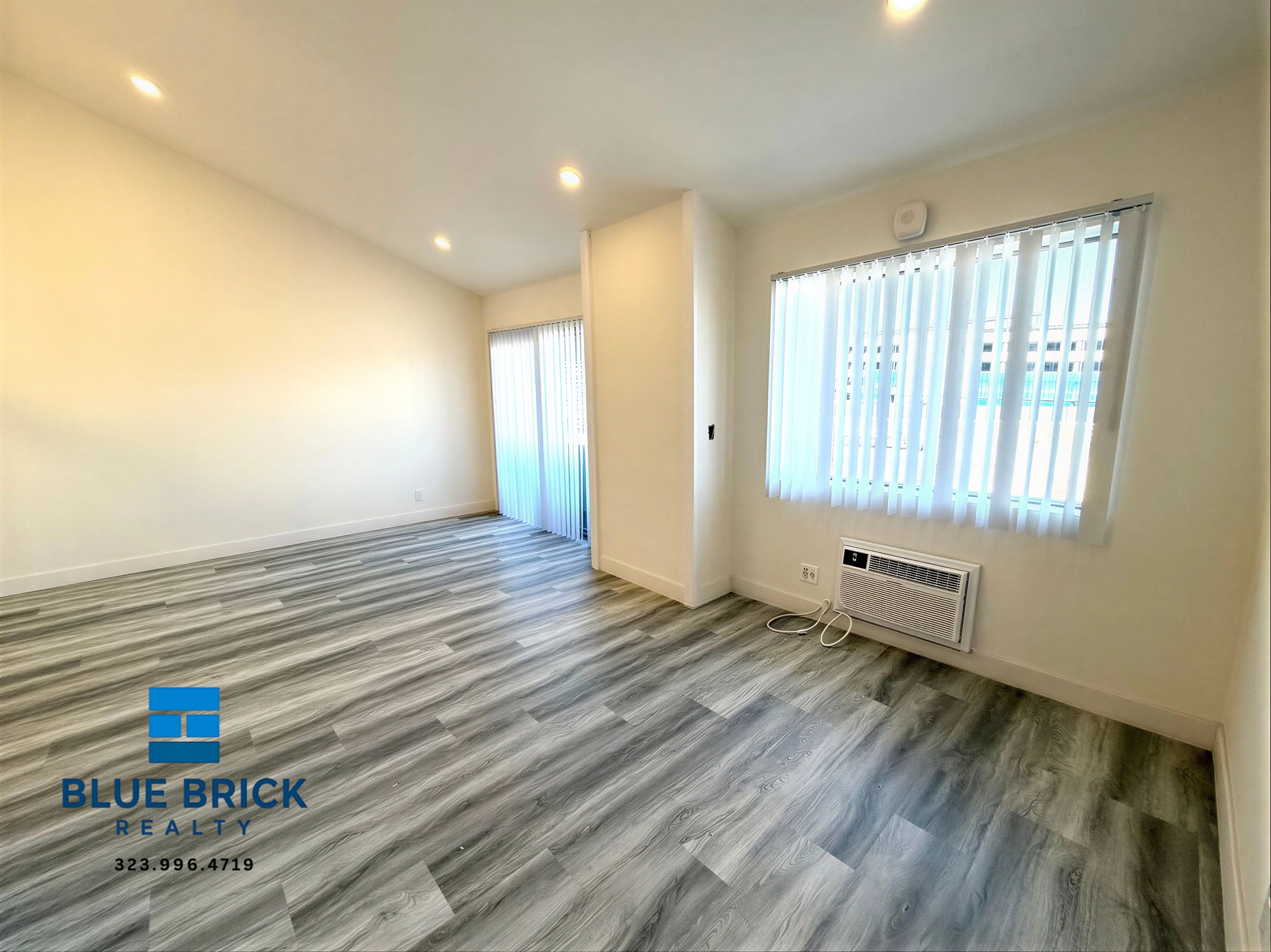 Canoga Park Condo: 6738 Independence Ave