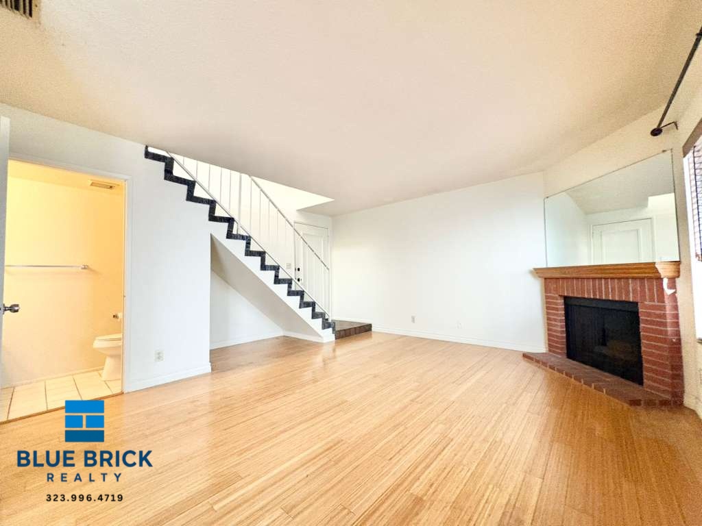 Sherman Oaks Condo: 4455 Vista Del Monte Ave