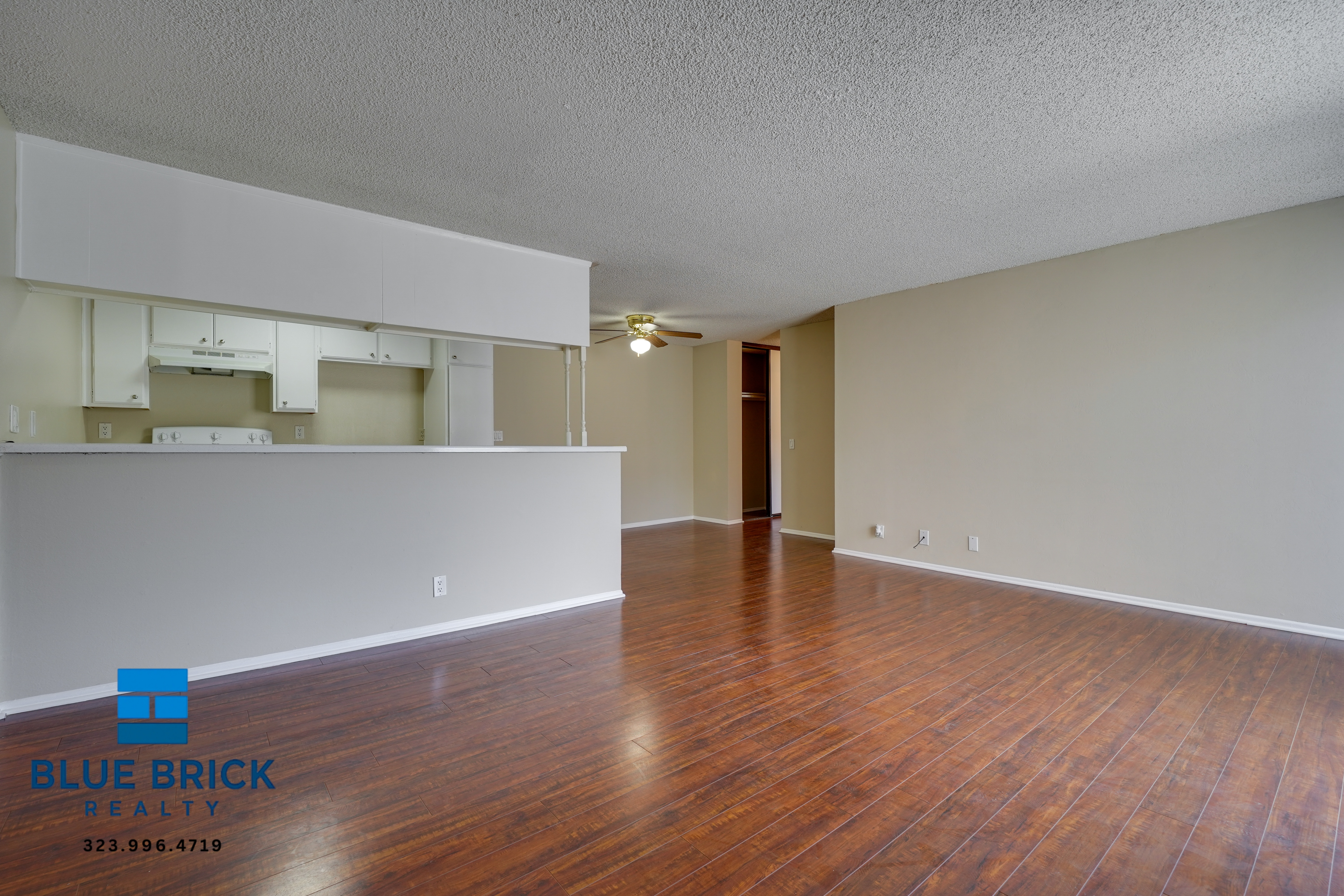 Tujunga Condo: 10250 Commerce St