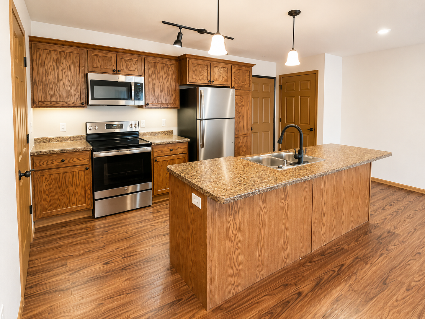 Tomah Apartment: 505 Larkin St