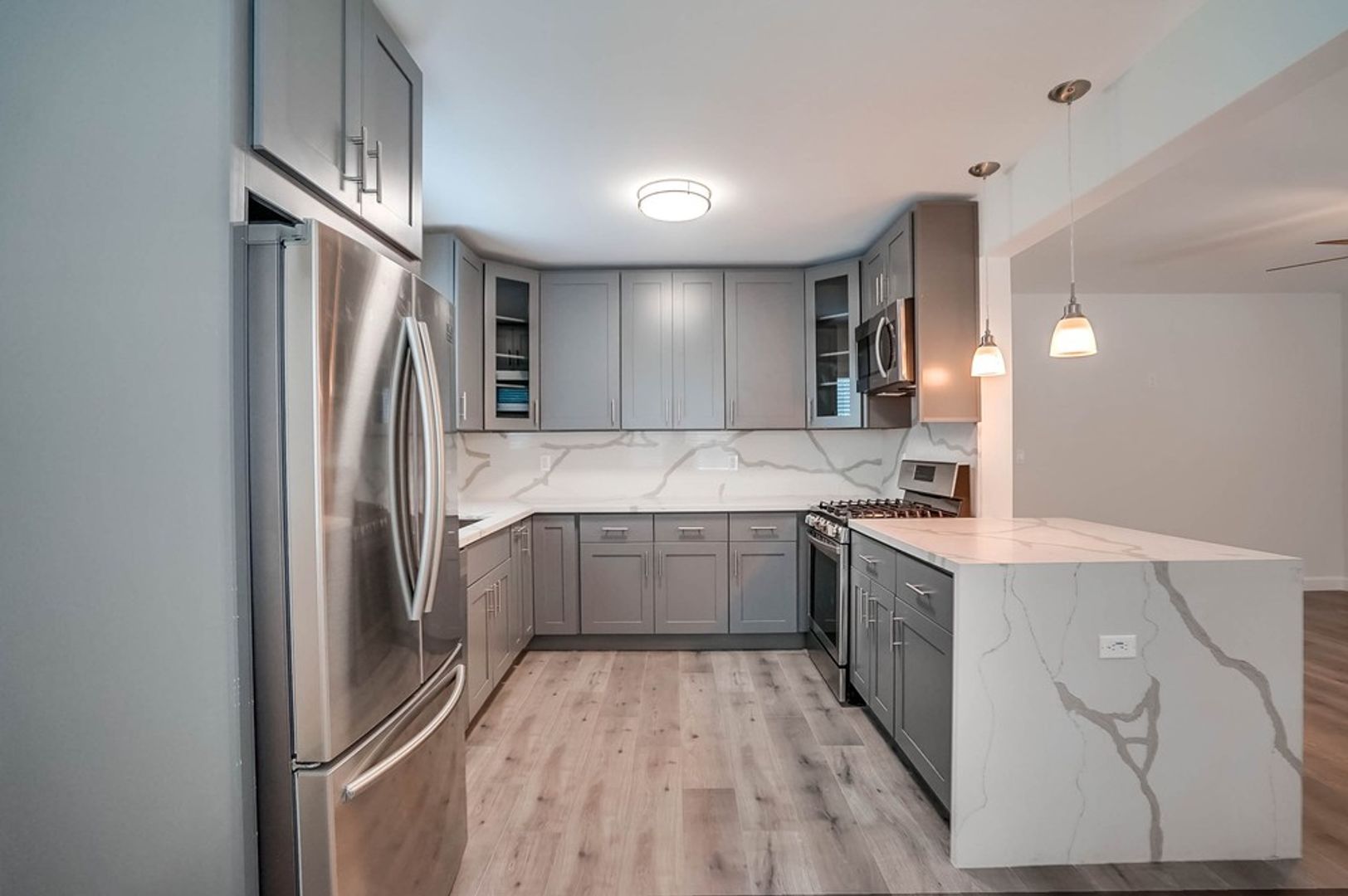 Inglewood Condo: 544 Evergreen St
