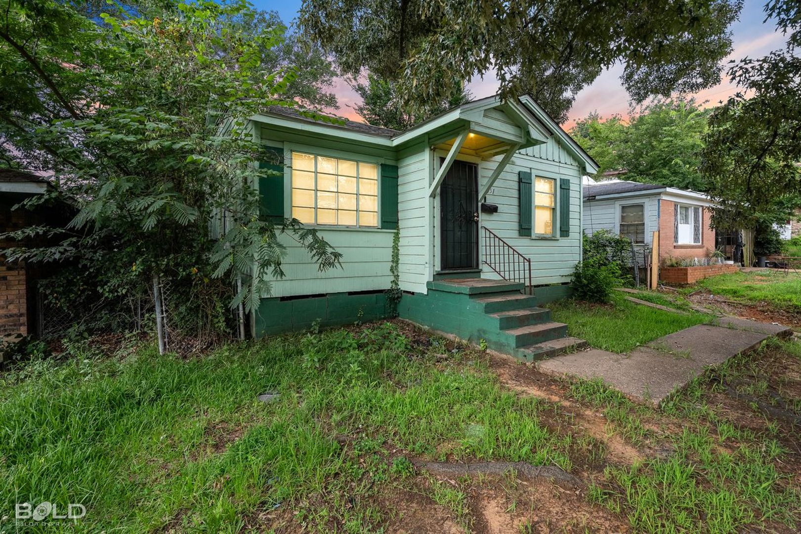Shreveport House: 2951 Poland St