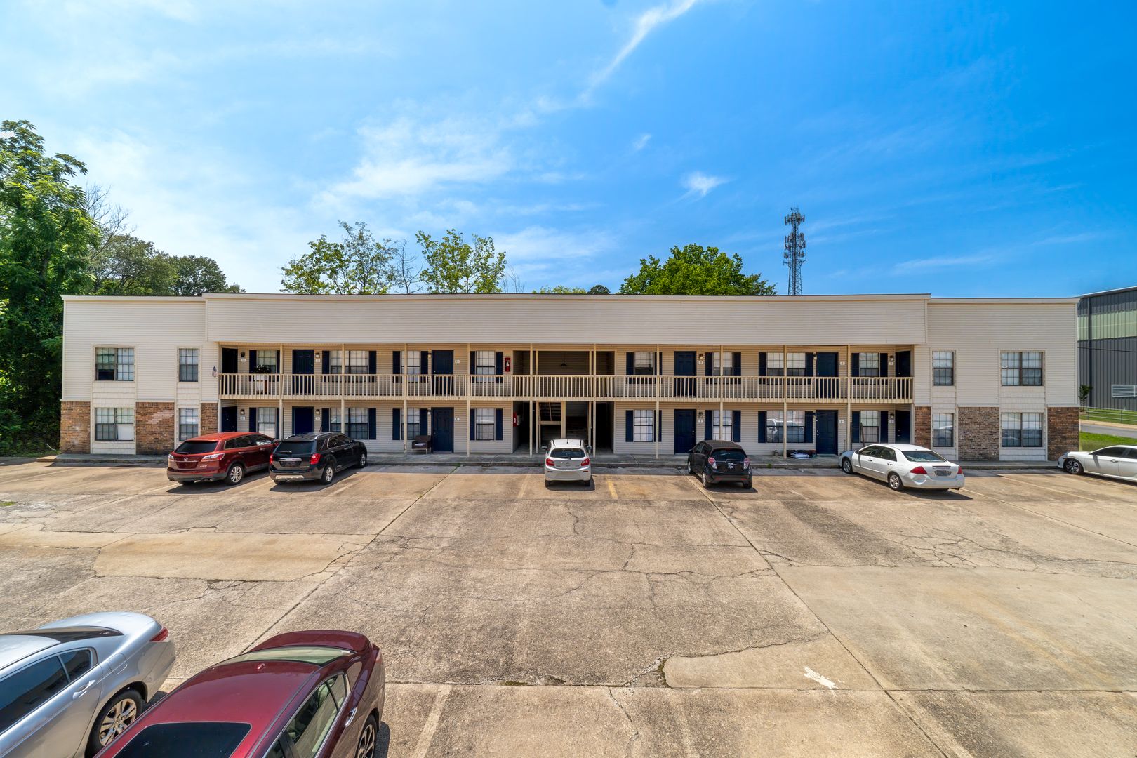 Van Buren Condo: 2024 Baldwin St.