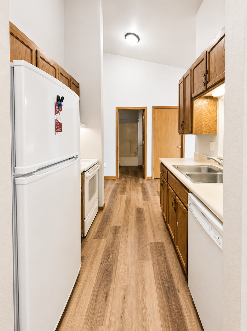 Lake Delton Apartment: 231-241 Burritt Ave
