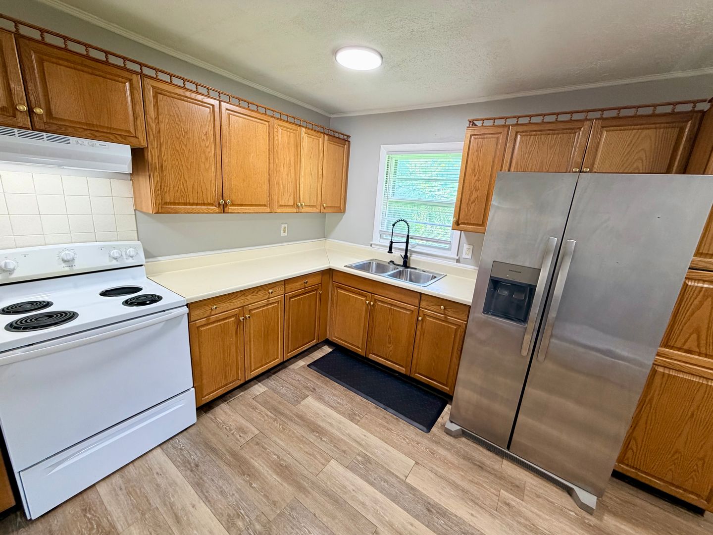 Lexington House: 357 Peach Tree Rd. (Z1)