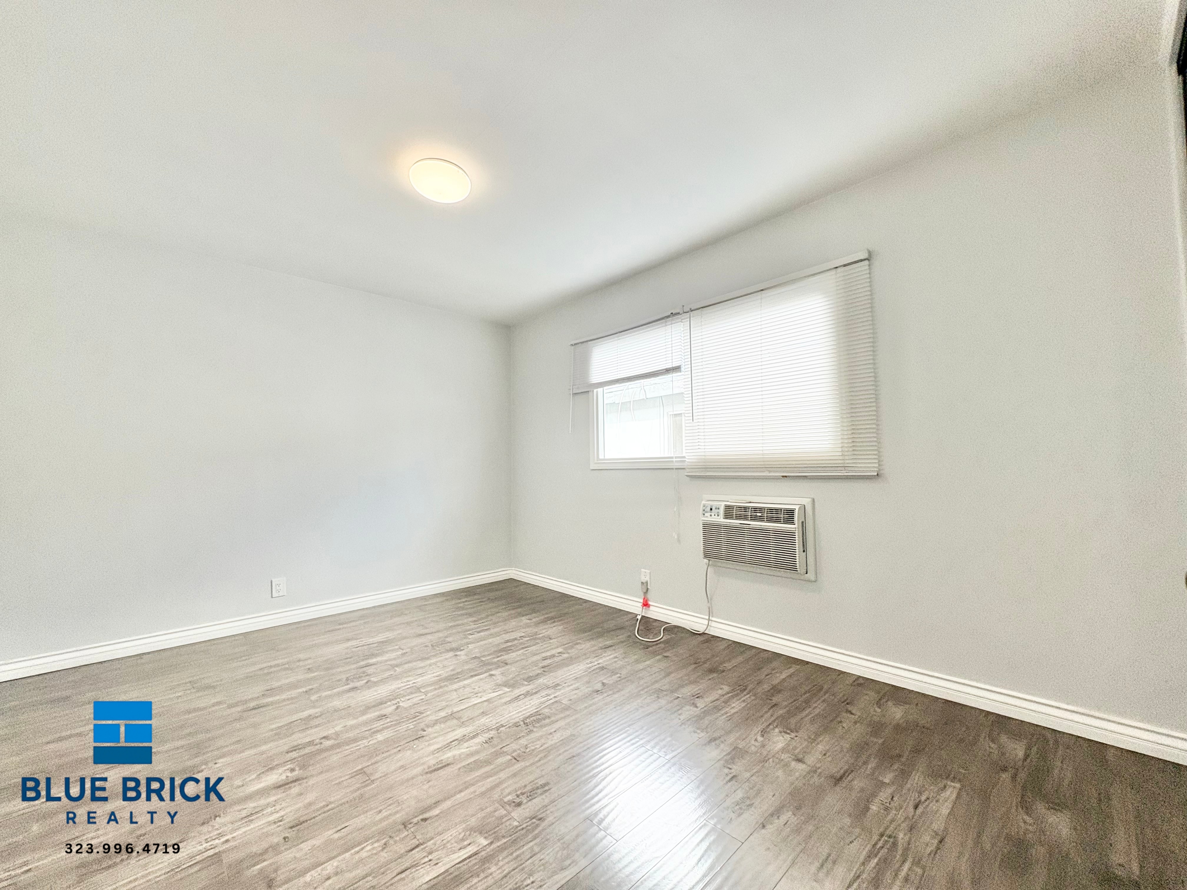 Los Angeles Condo: 1526 Corinth Ave