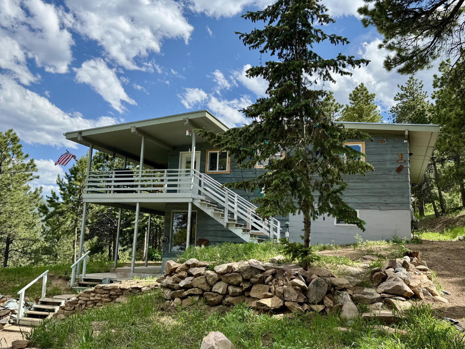 Golden House: 11922 Hillcrest Rd