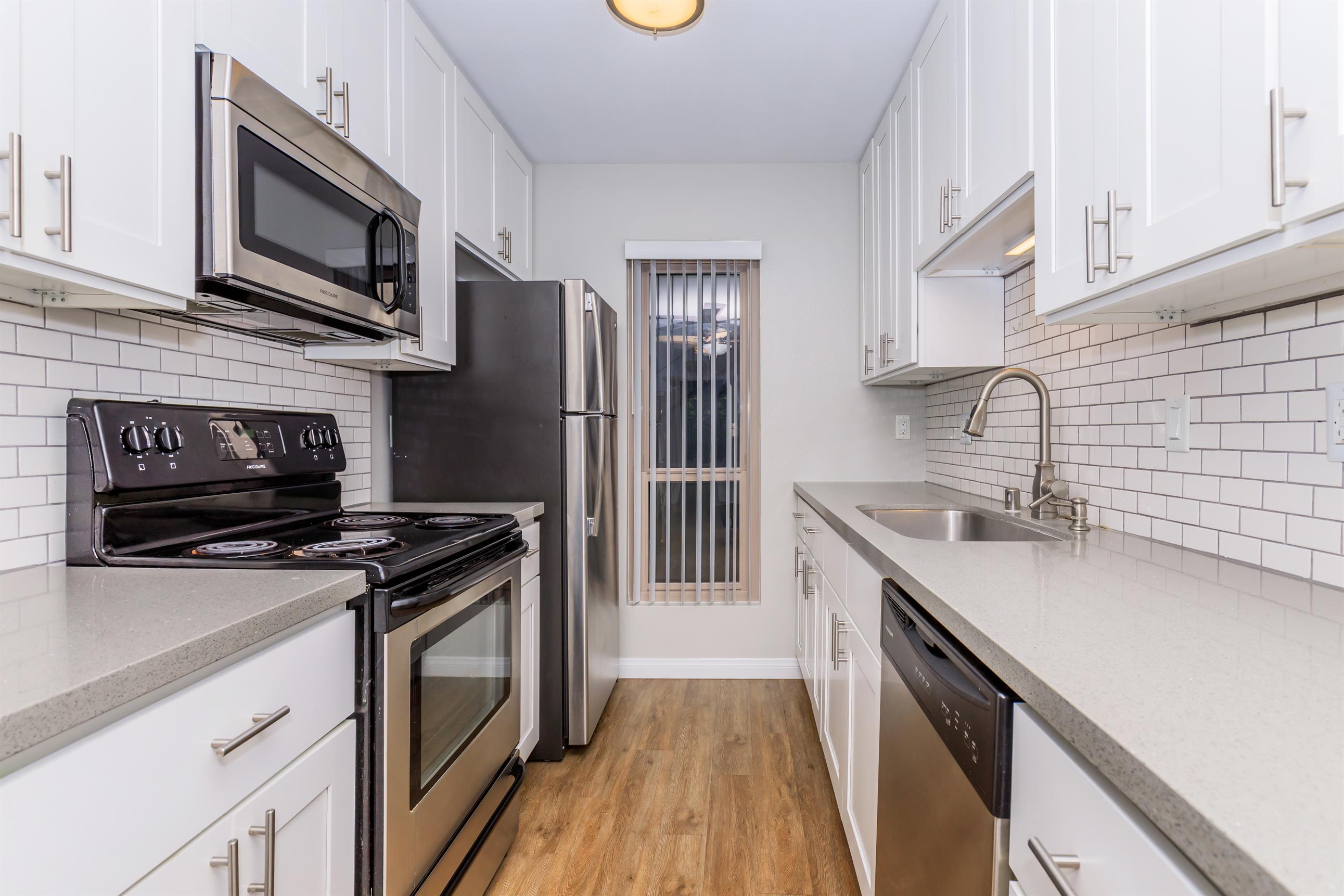 Los Alamitos Apartment: 11152 Wallingsford Rd