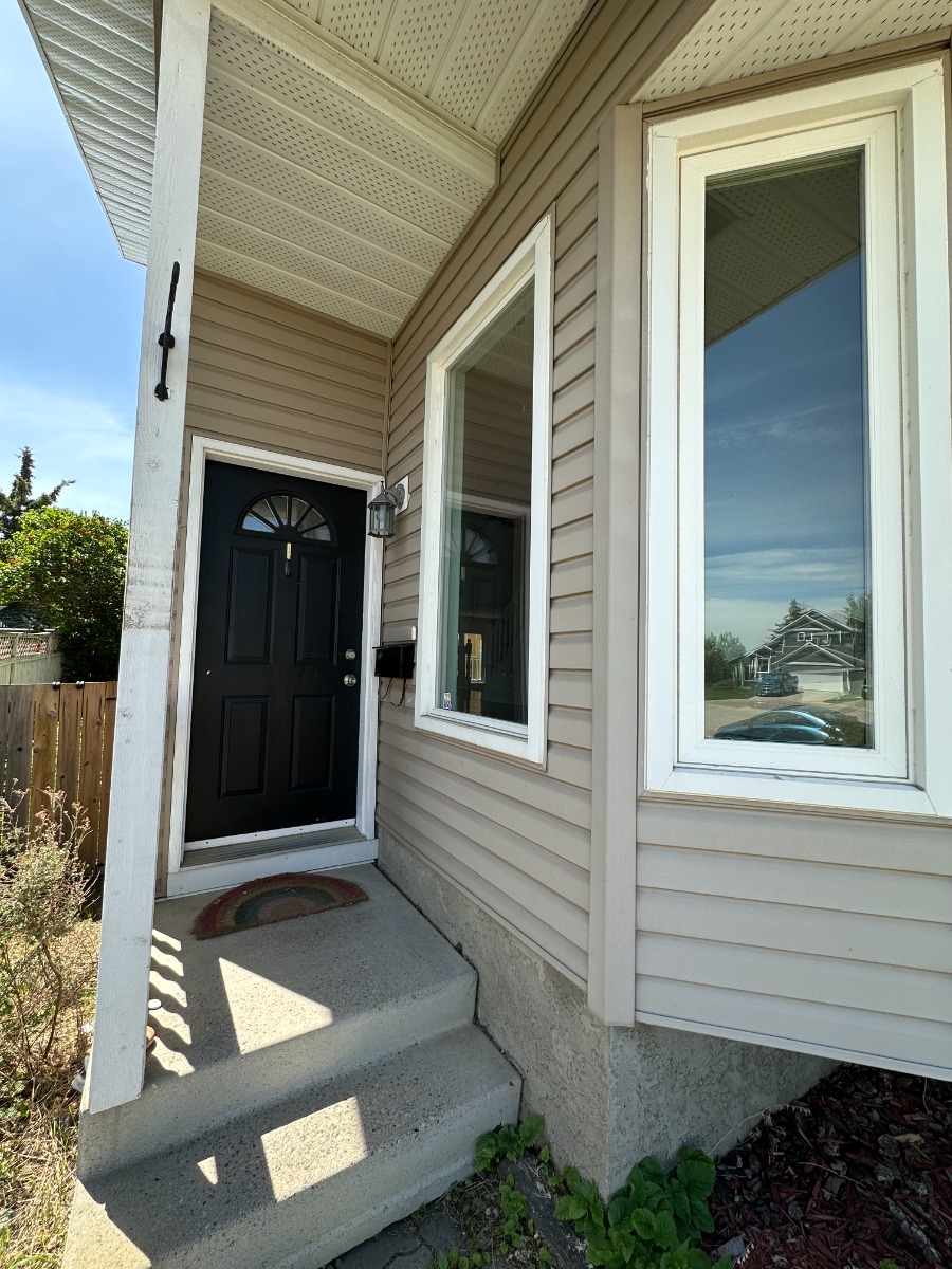 Calgary House: 343 Macewan Valley Mews NW