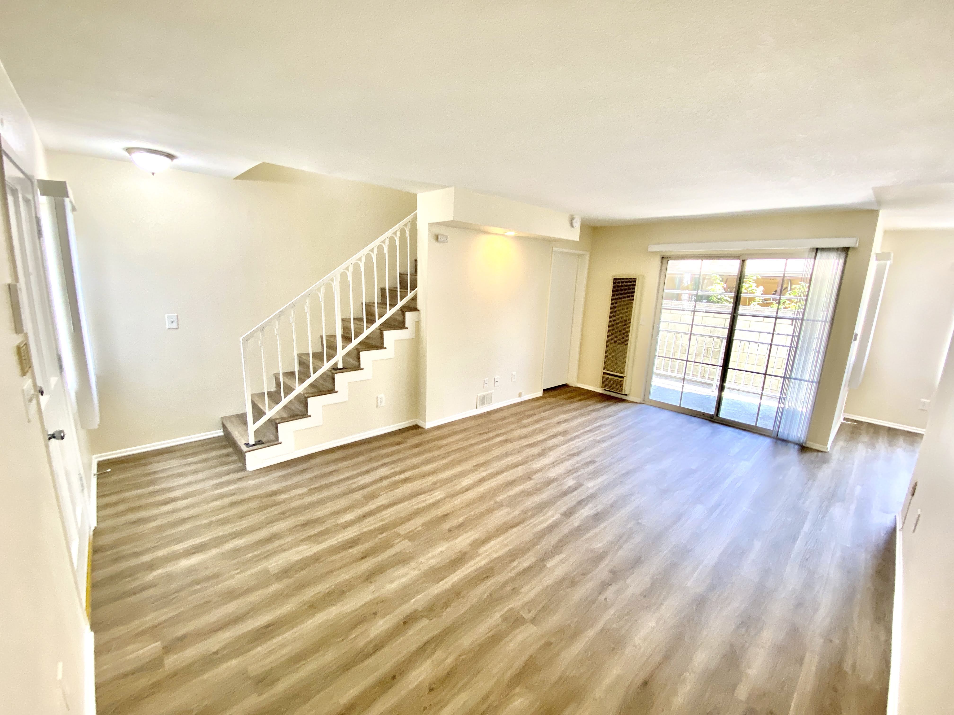 San Pedro Townhome: 553 W 22nd St