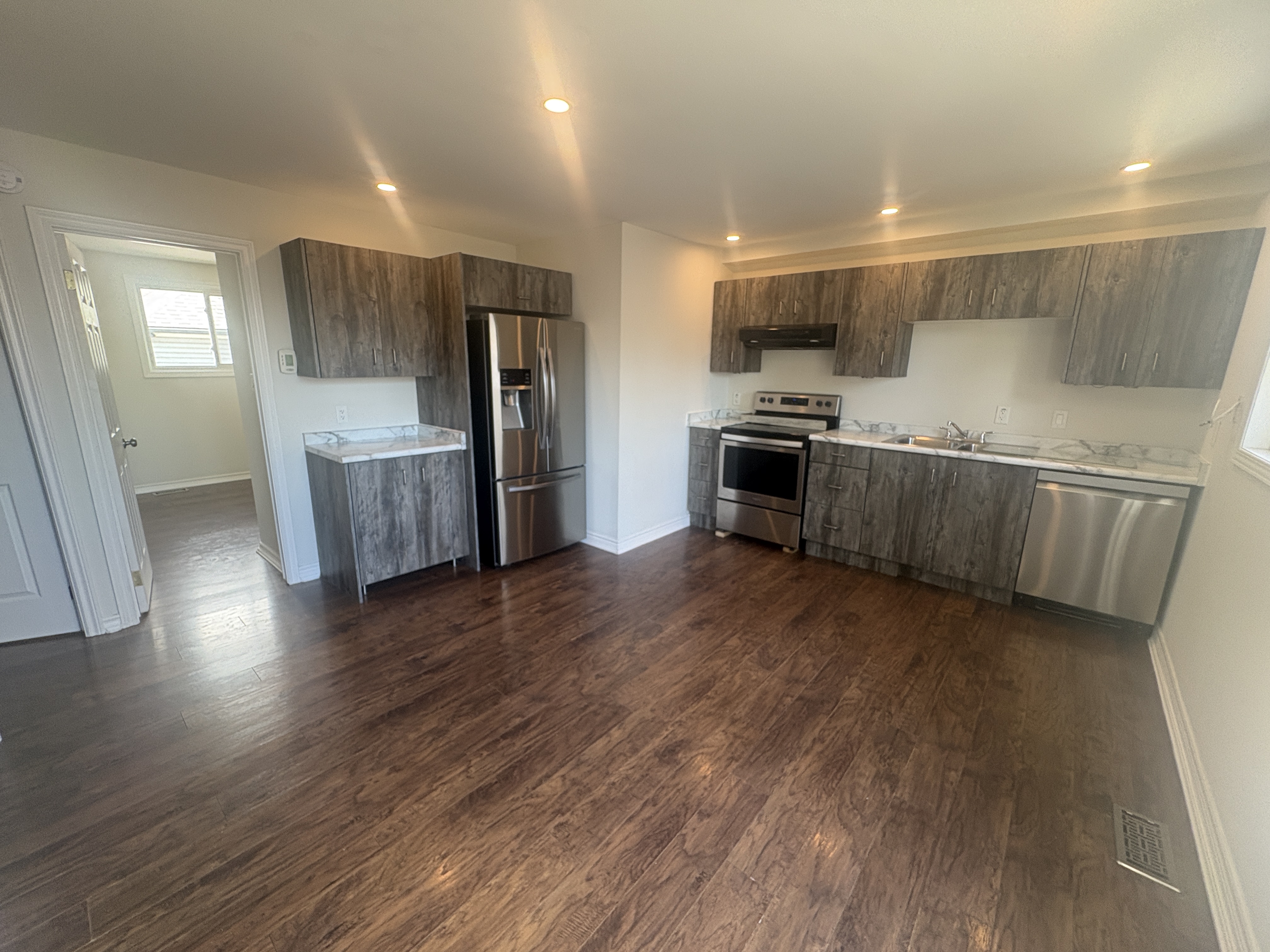 Hamilton Condo: 427 Talbot St